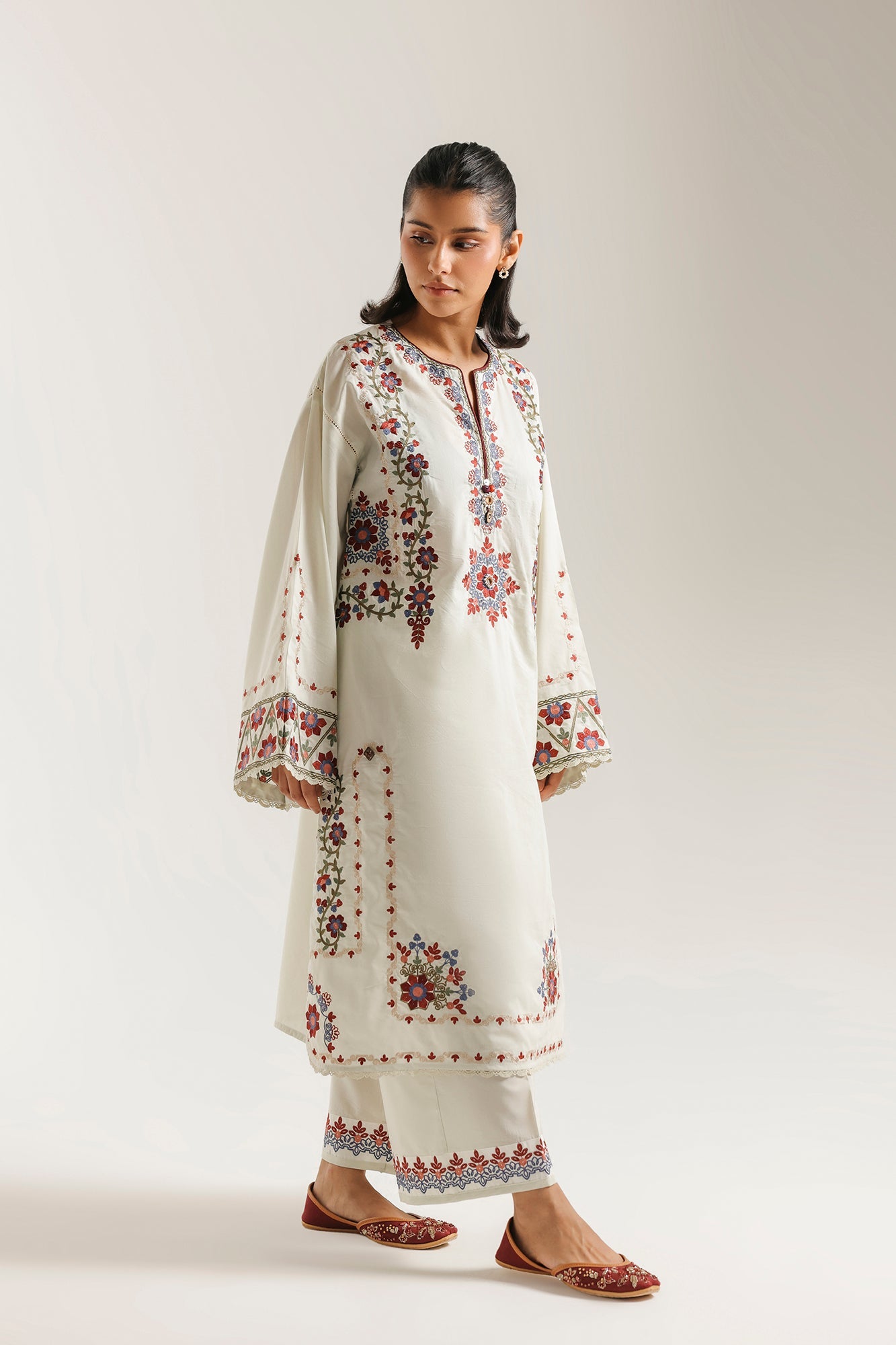 EMBROIDERED SUIT (E4342/103/130)