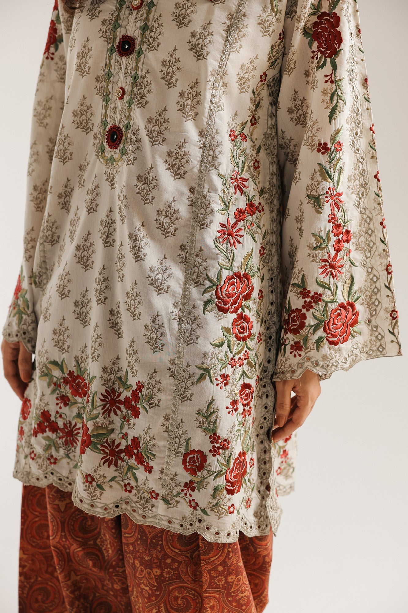 EMBROIDERED SUIT (E4350/103/003)