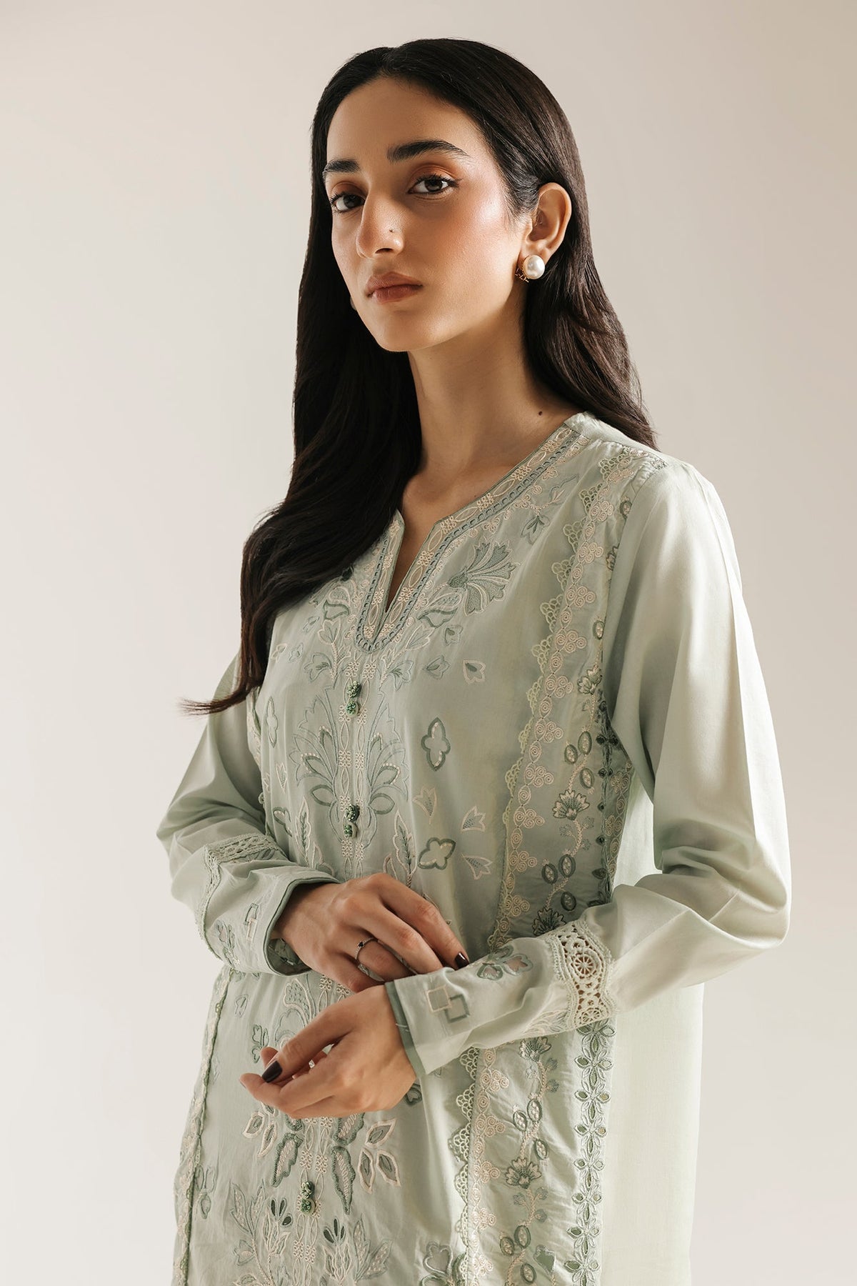 EMBROIDERED SUIT (E4367/103/720)