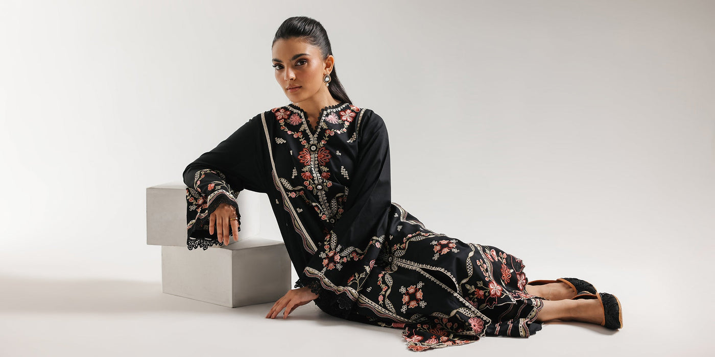 Embroidered Suit (E4370/103/902)