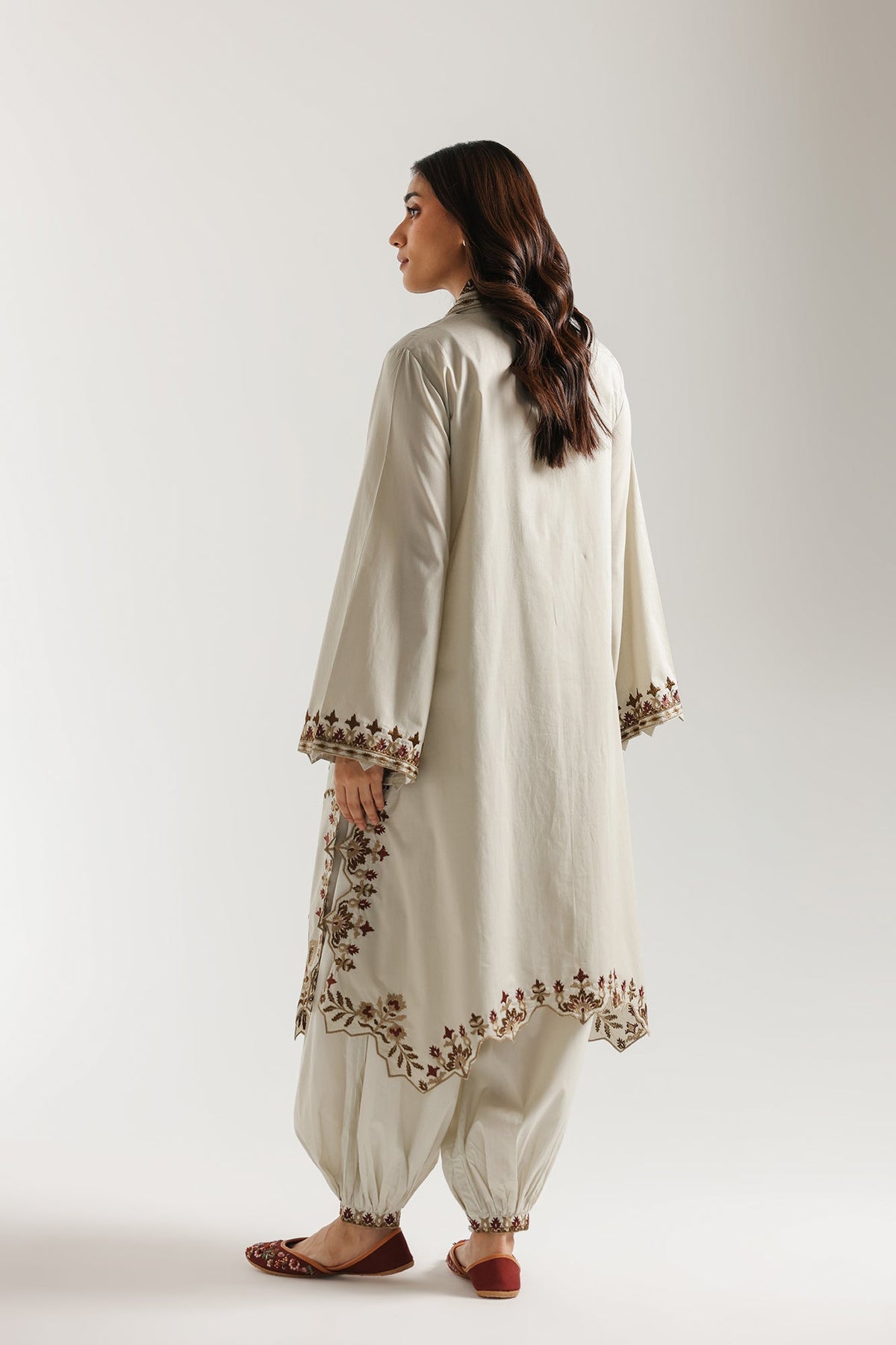 EMBROIDERED SUIT (E4373/103/006)