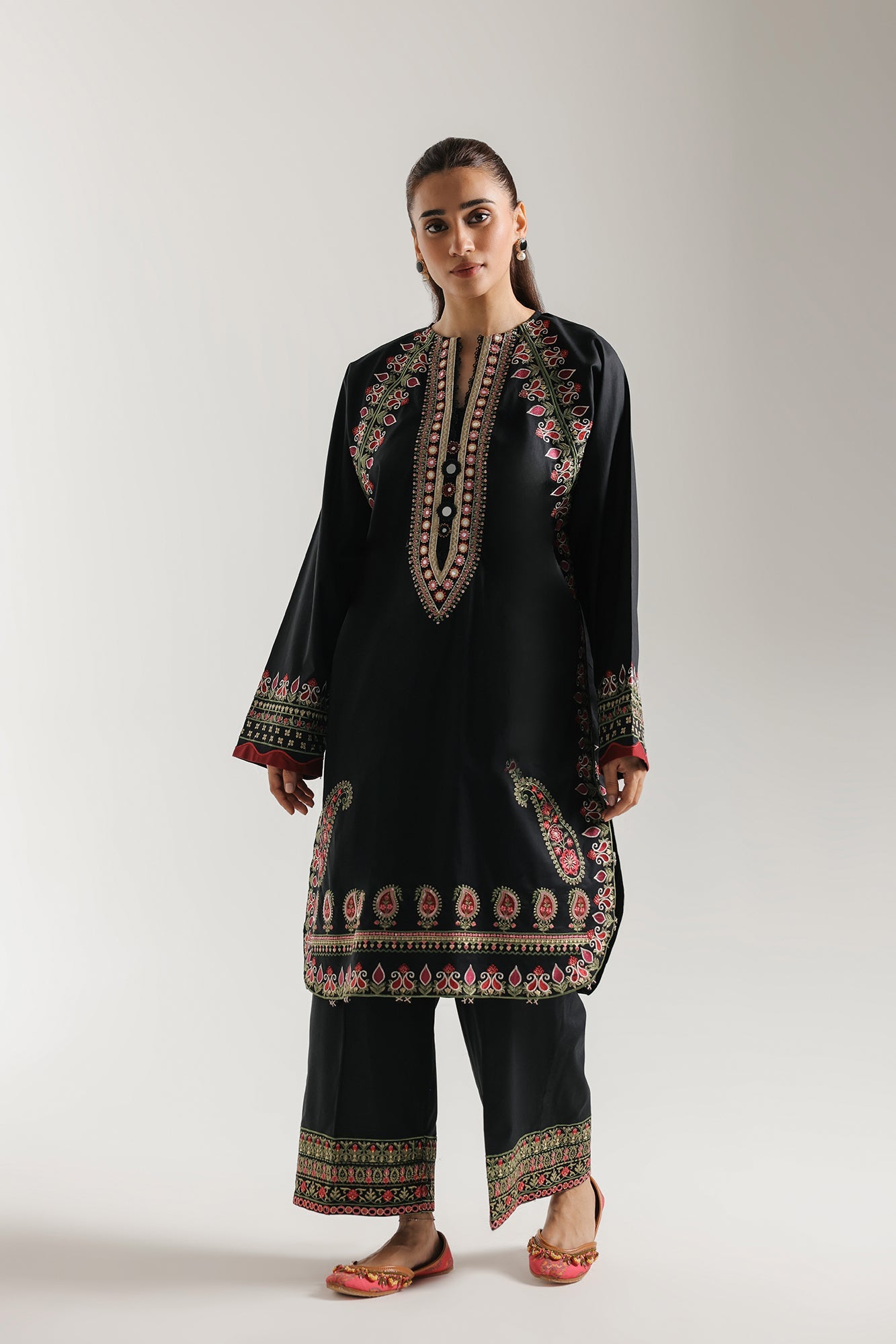 EMBROIDERED SUIT (E4378/103/902)