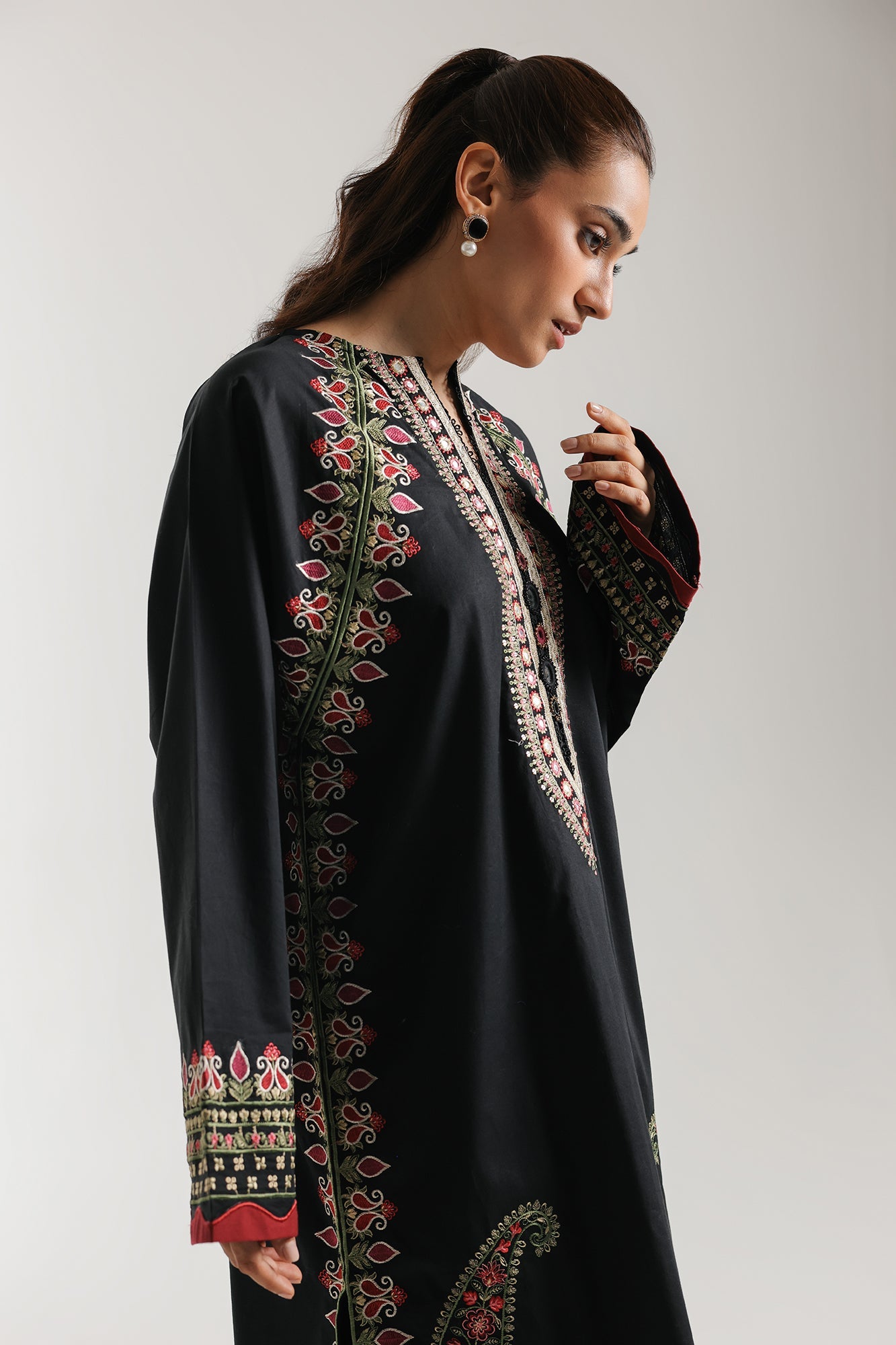 EMBROIDERED SUIT (E4378/103/902)