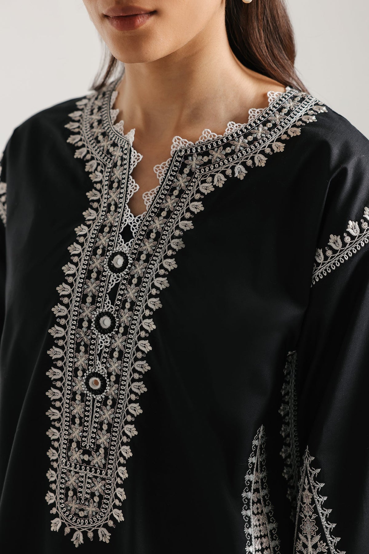 EMBROIDERED SUIT (E4380/103/902)