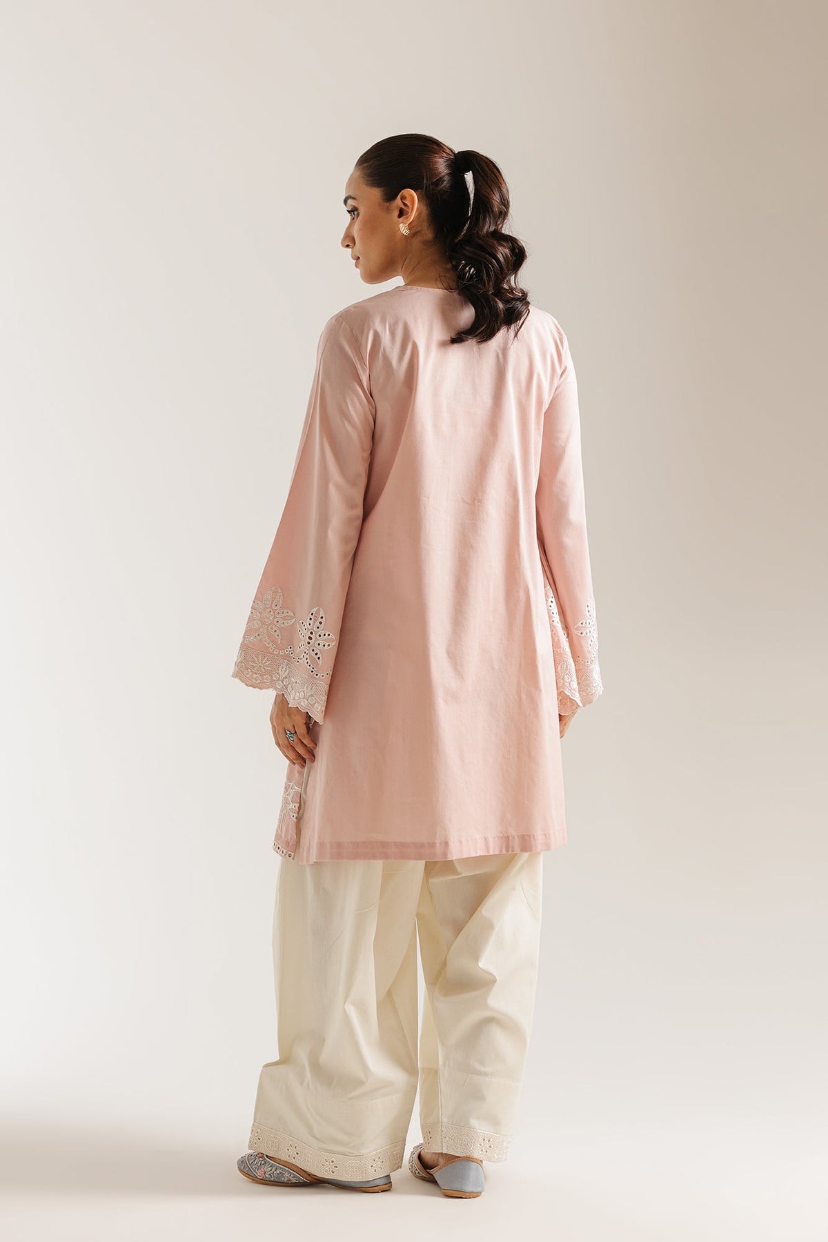 EMBROIDERED SUIT (E4381/103/427)