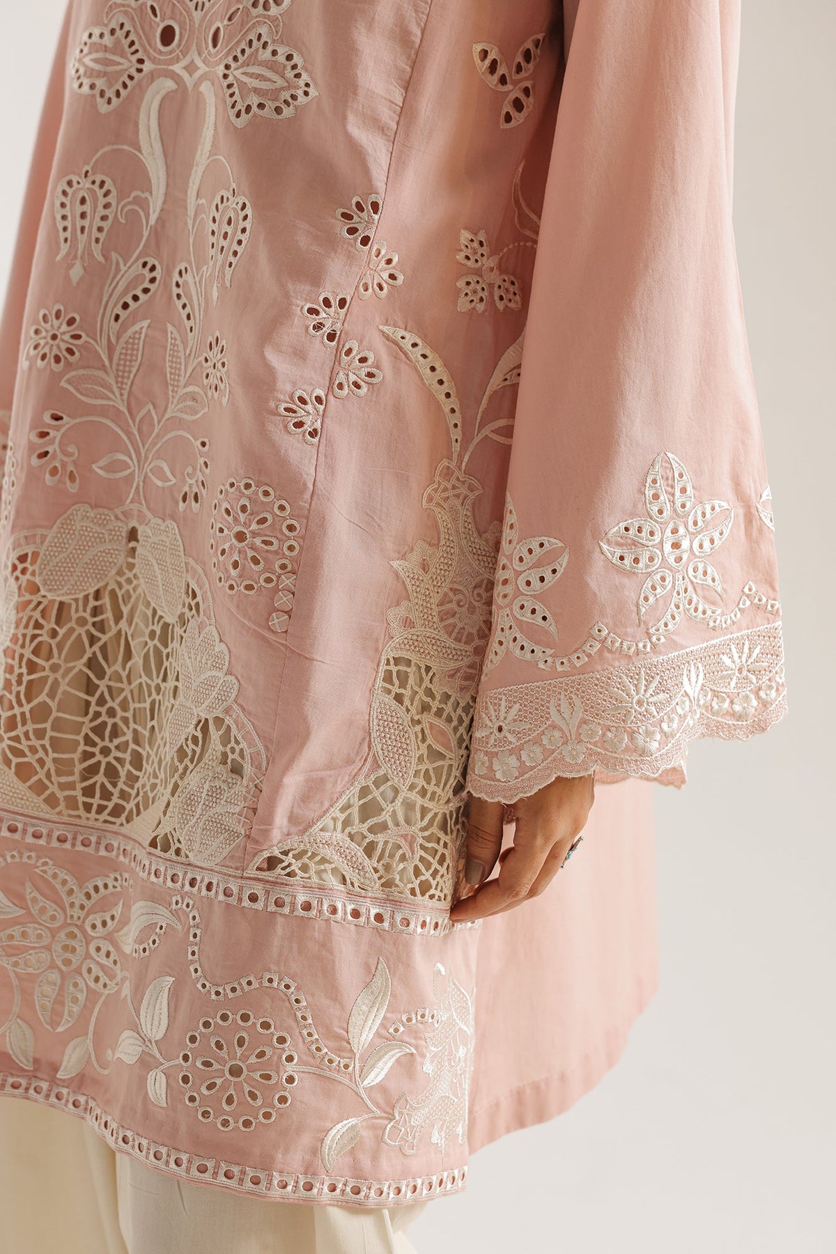 EMBROIDERED SUIT (E4381/103/427)
