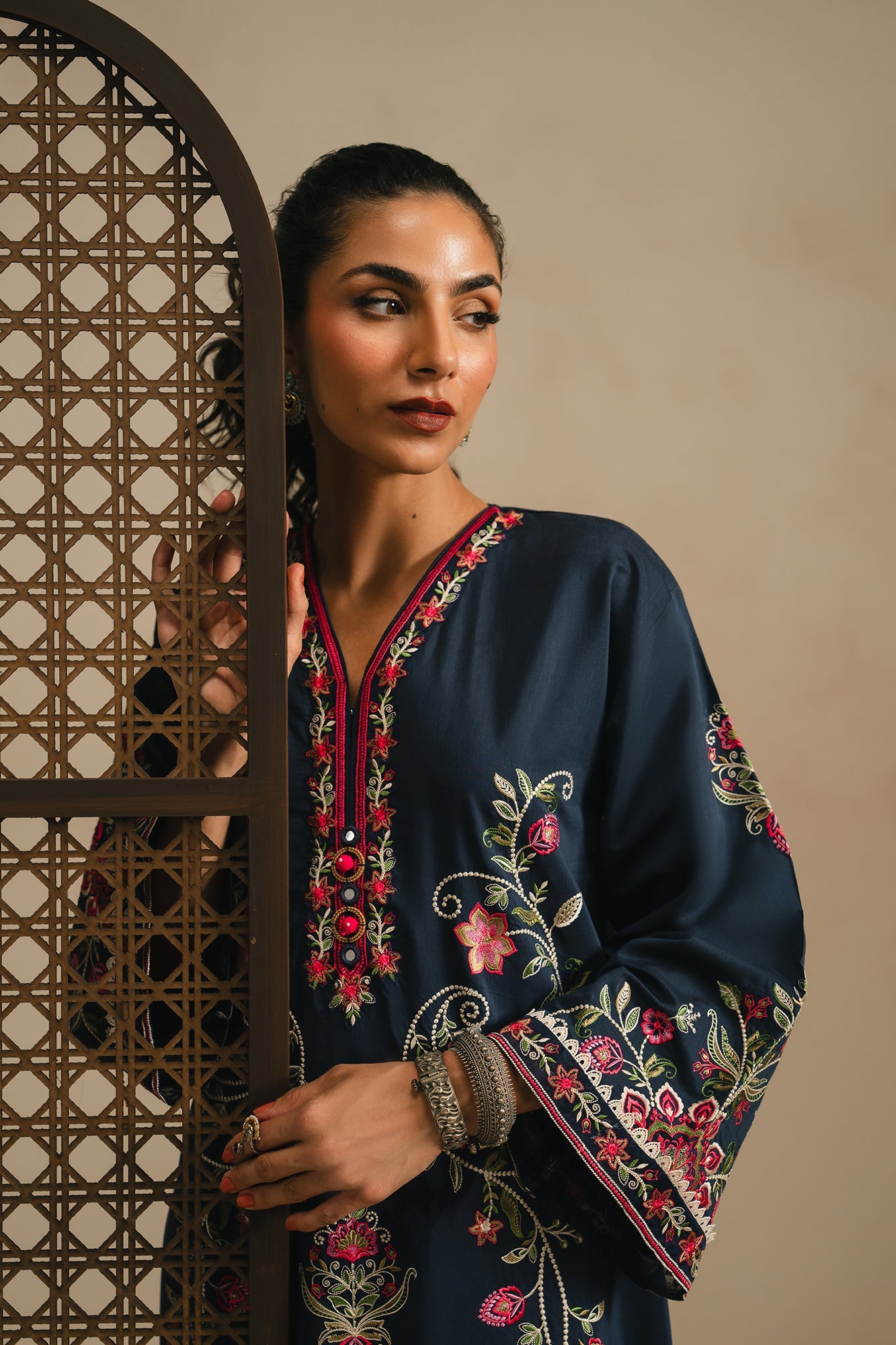 EMBROIDERED KAFTAN (E4390/103/619)