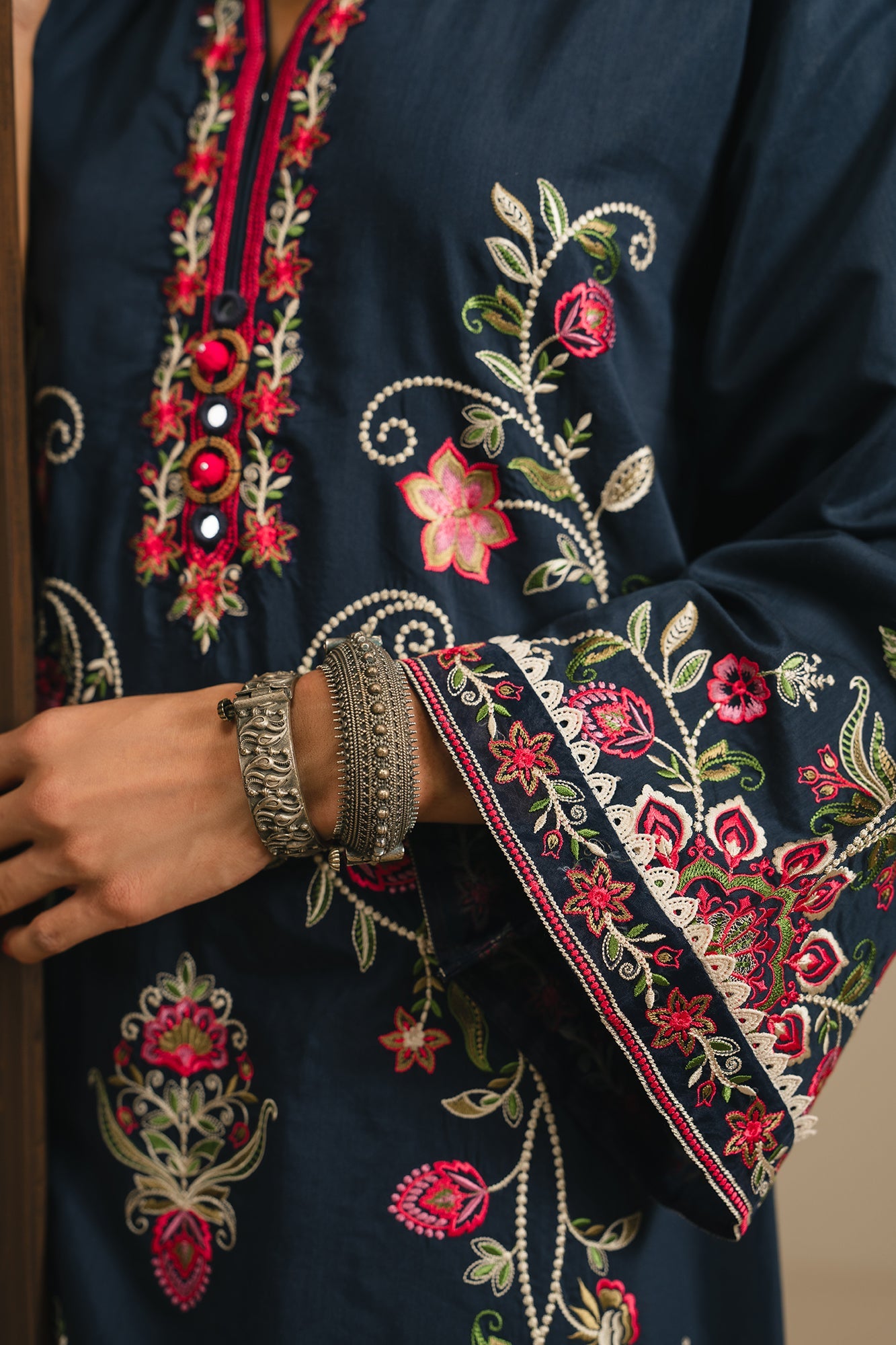 EMBROIDERED KAFTAN (E4390/103/619)