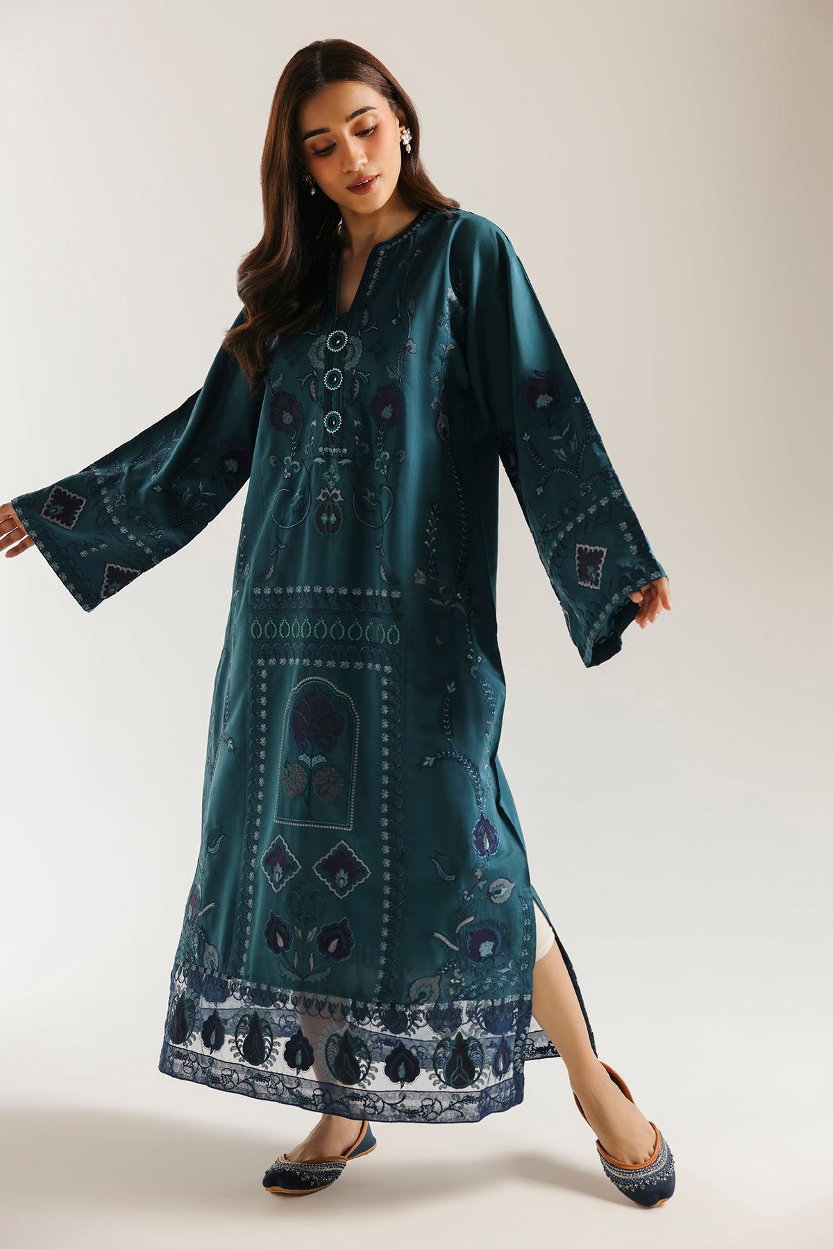 EMBROIDERED KAFTAN (E4394/103/711)