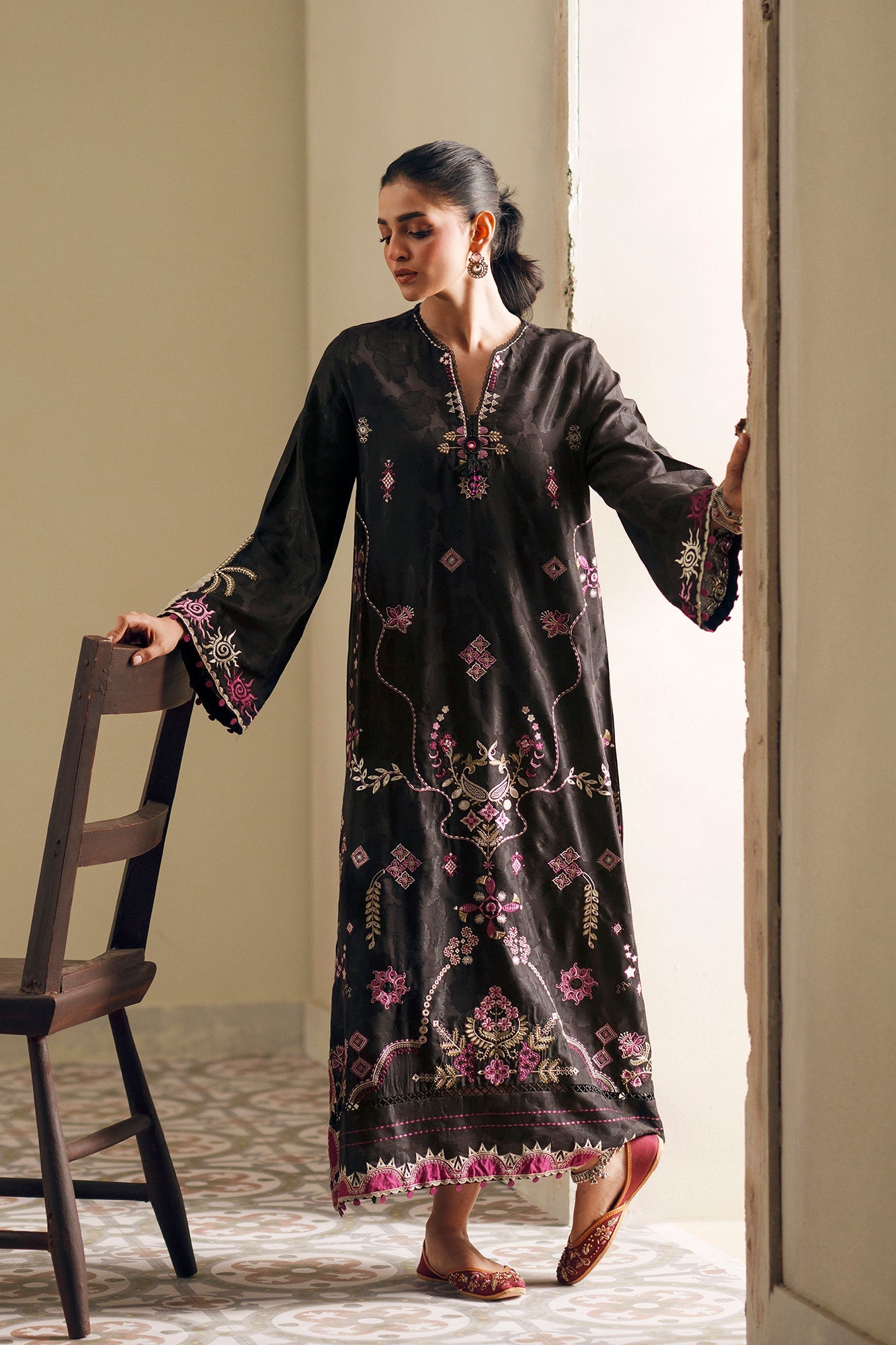 Embroidered Kaftan (E4395/103/902)