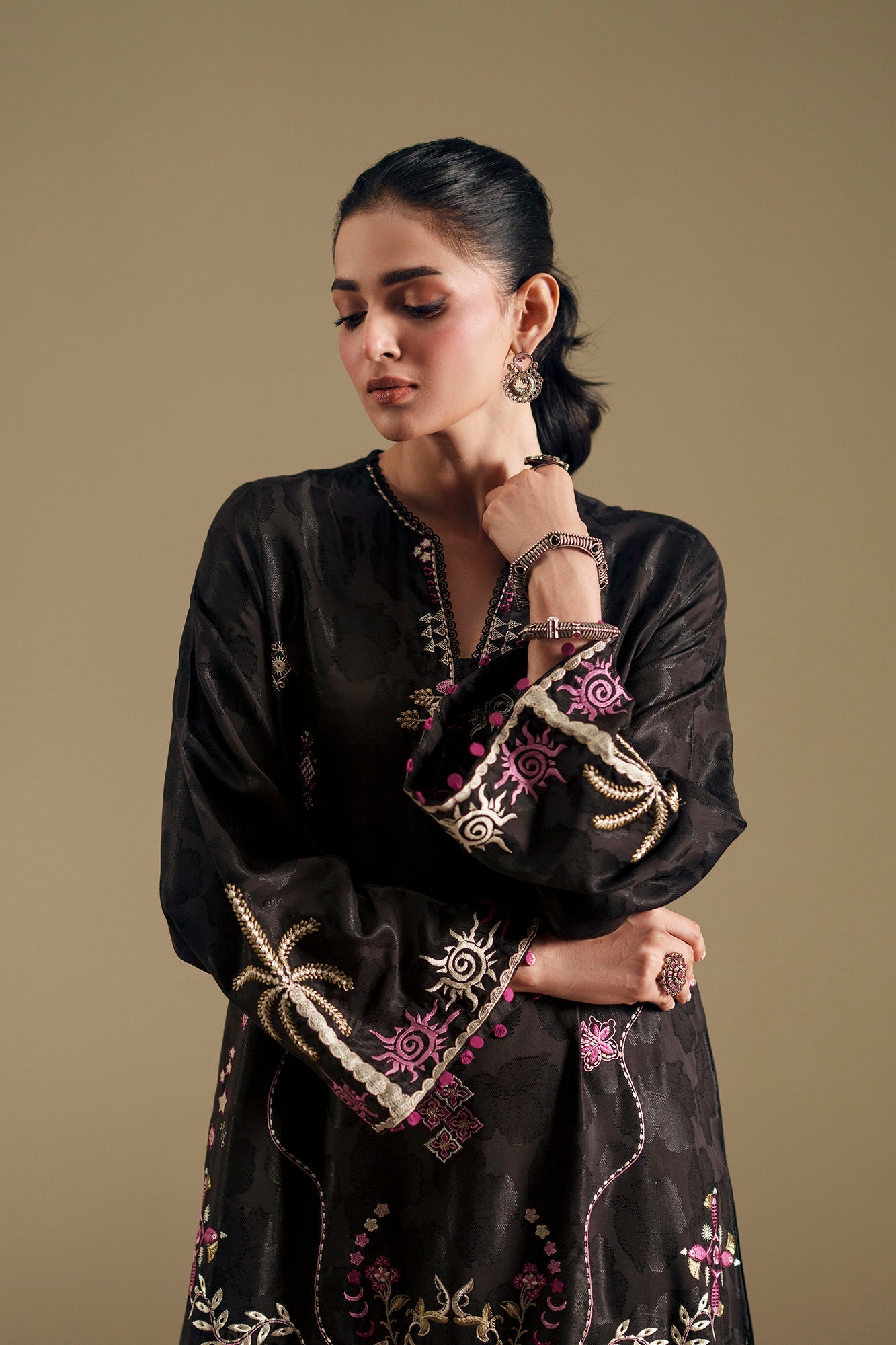 Embroidered Kaftan (E4395/103/902)