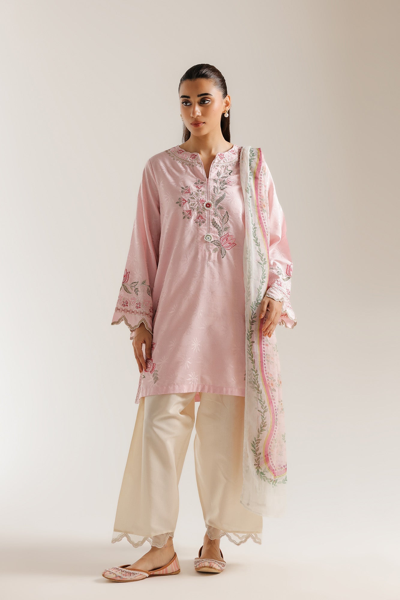 EMBROIDERED SUIT (E4398/103/413)