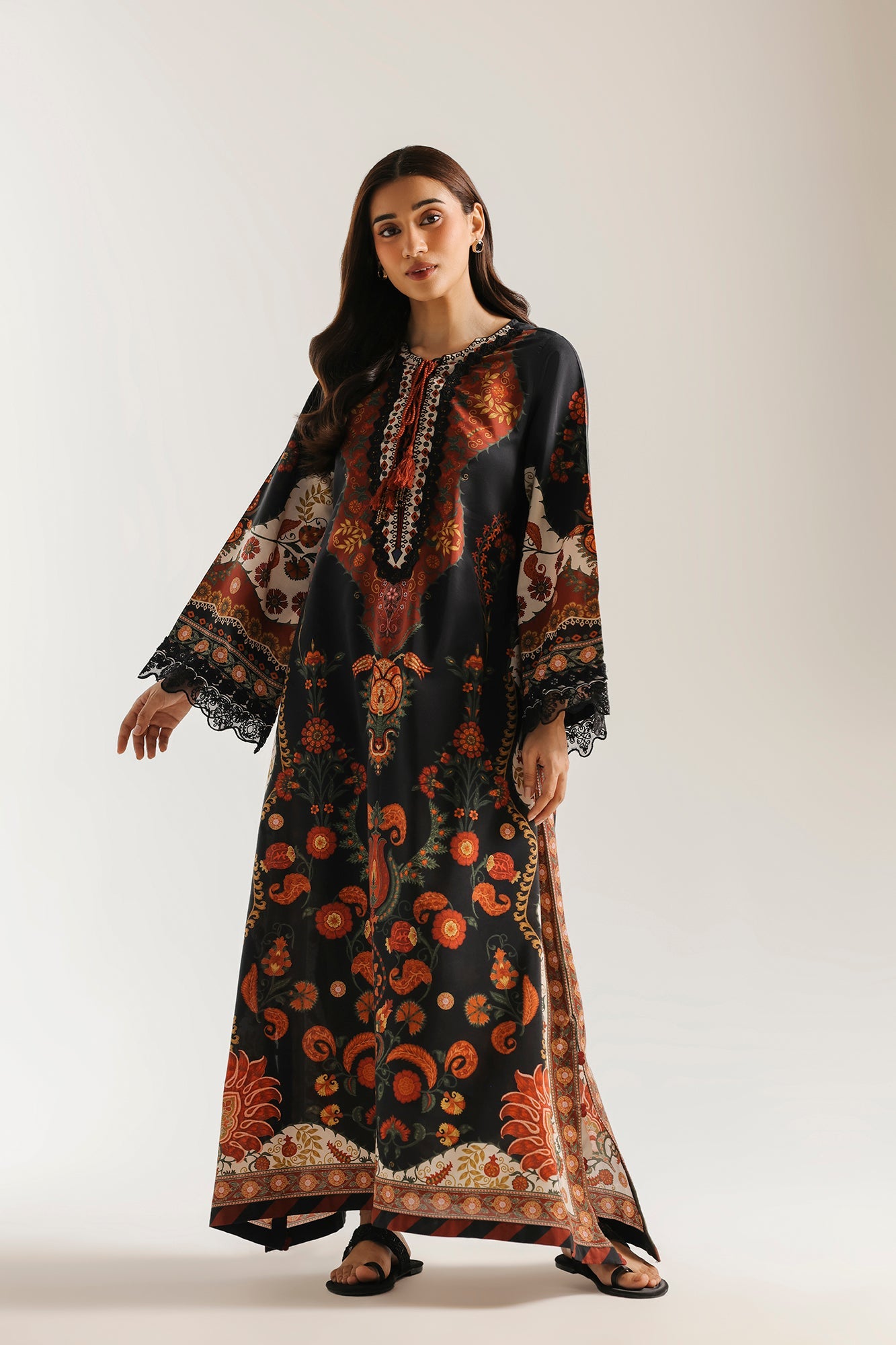 Embroidered Kaftan (E4401/103/902)