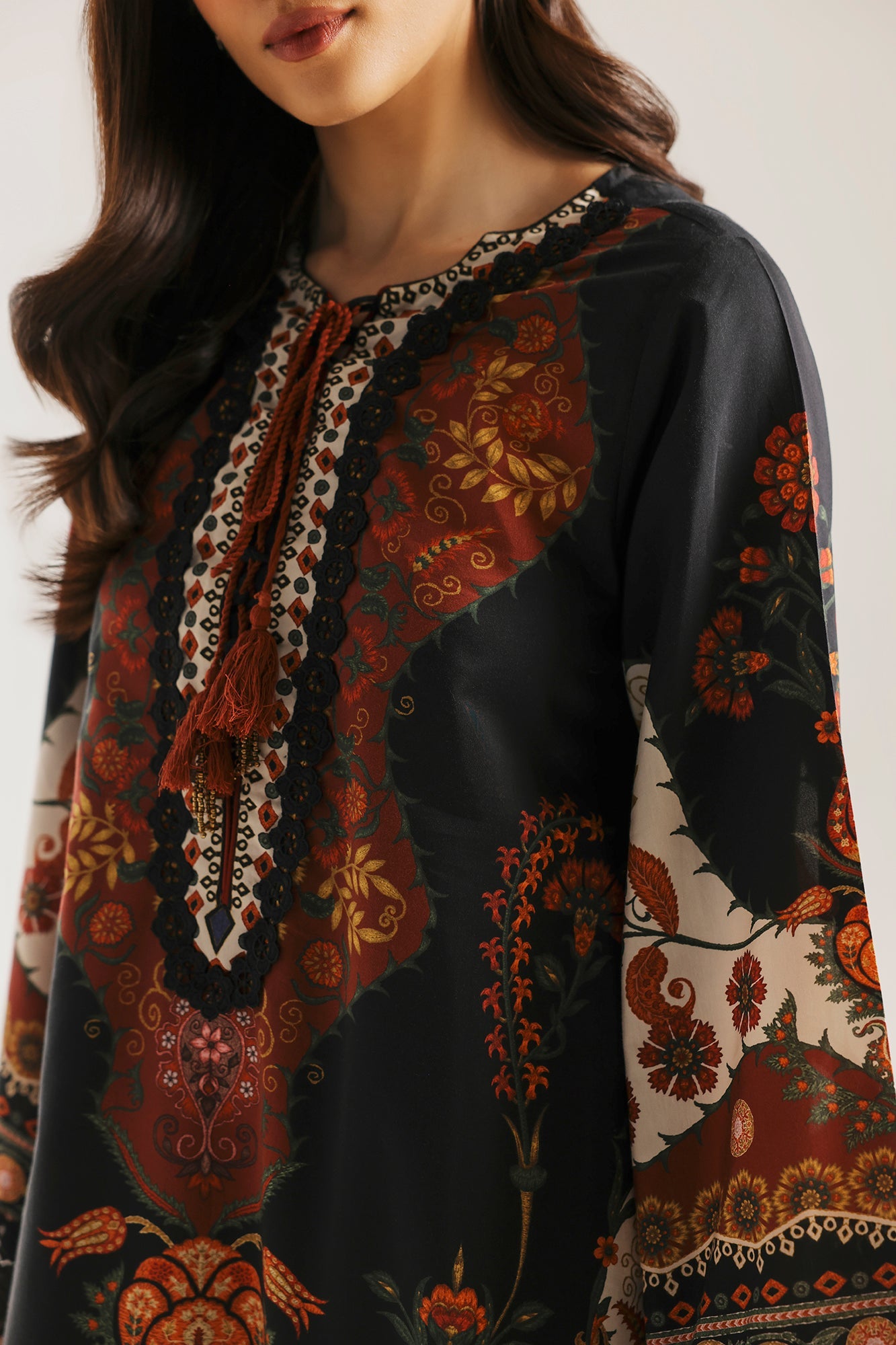 Embroidered Kaftan (E4401/103/902)