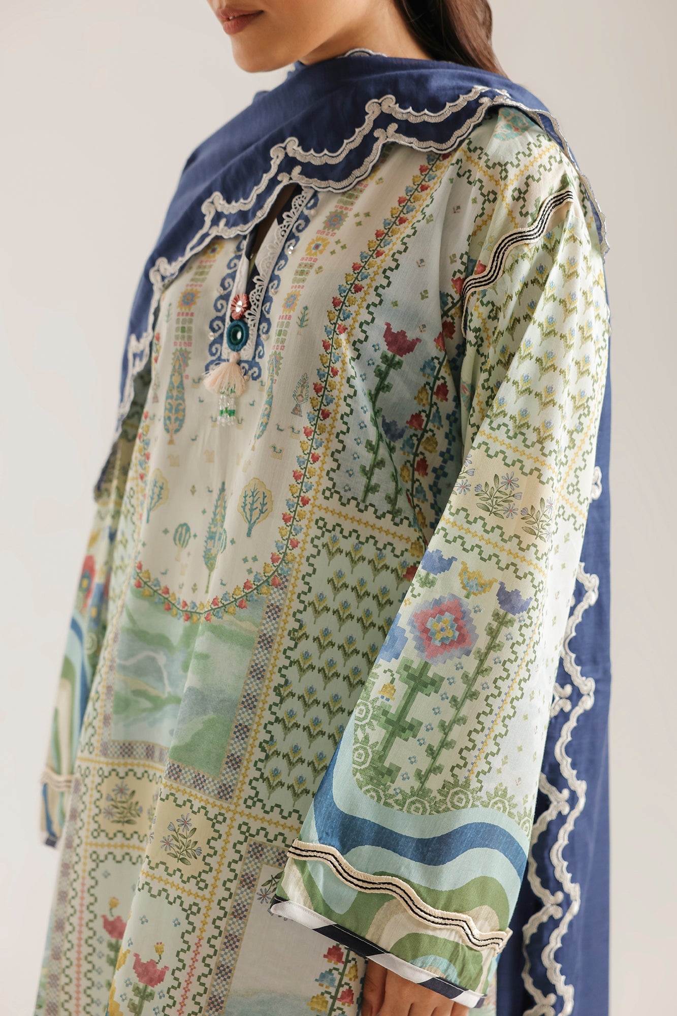 EMBROIDERED SUIT (E4404/103/005)