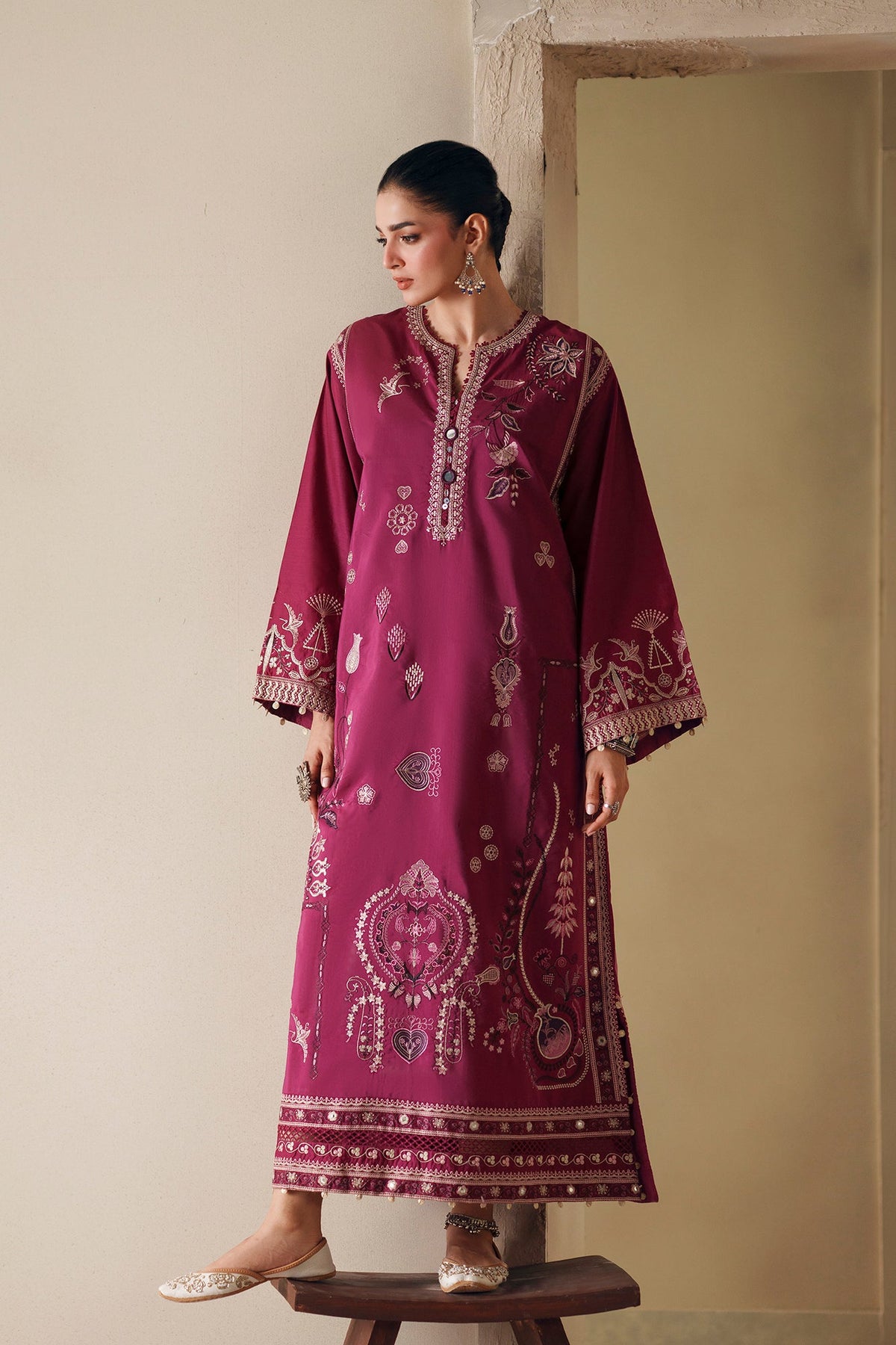 EMBROIDERED KAFTAN (E4408/103/524)