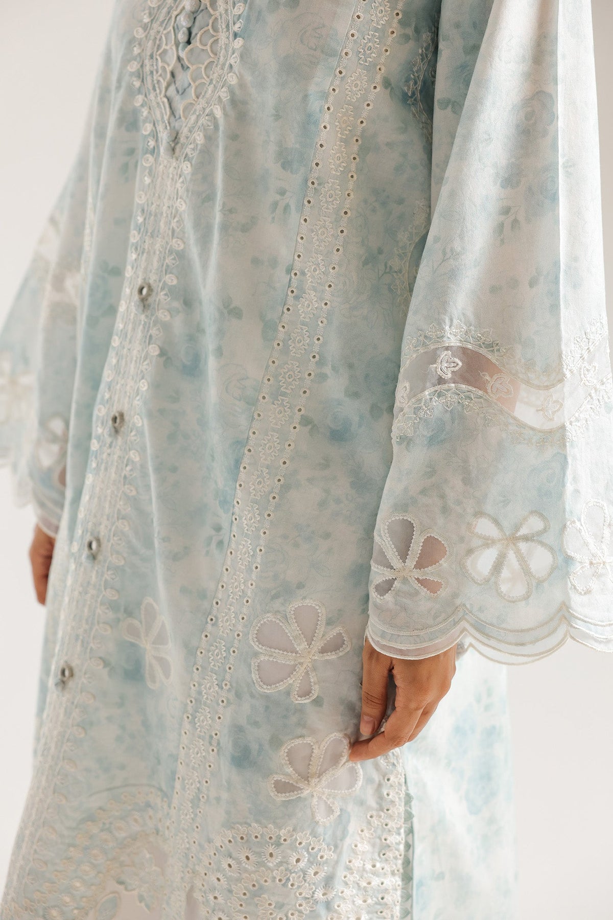 EMBROIDERED SUIT (E4415/103/635)