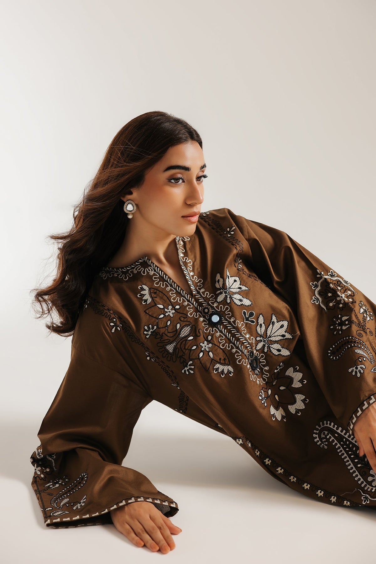 EMBROIDERED SUIT (E4425/103/120)