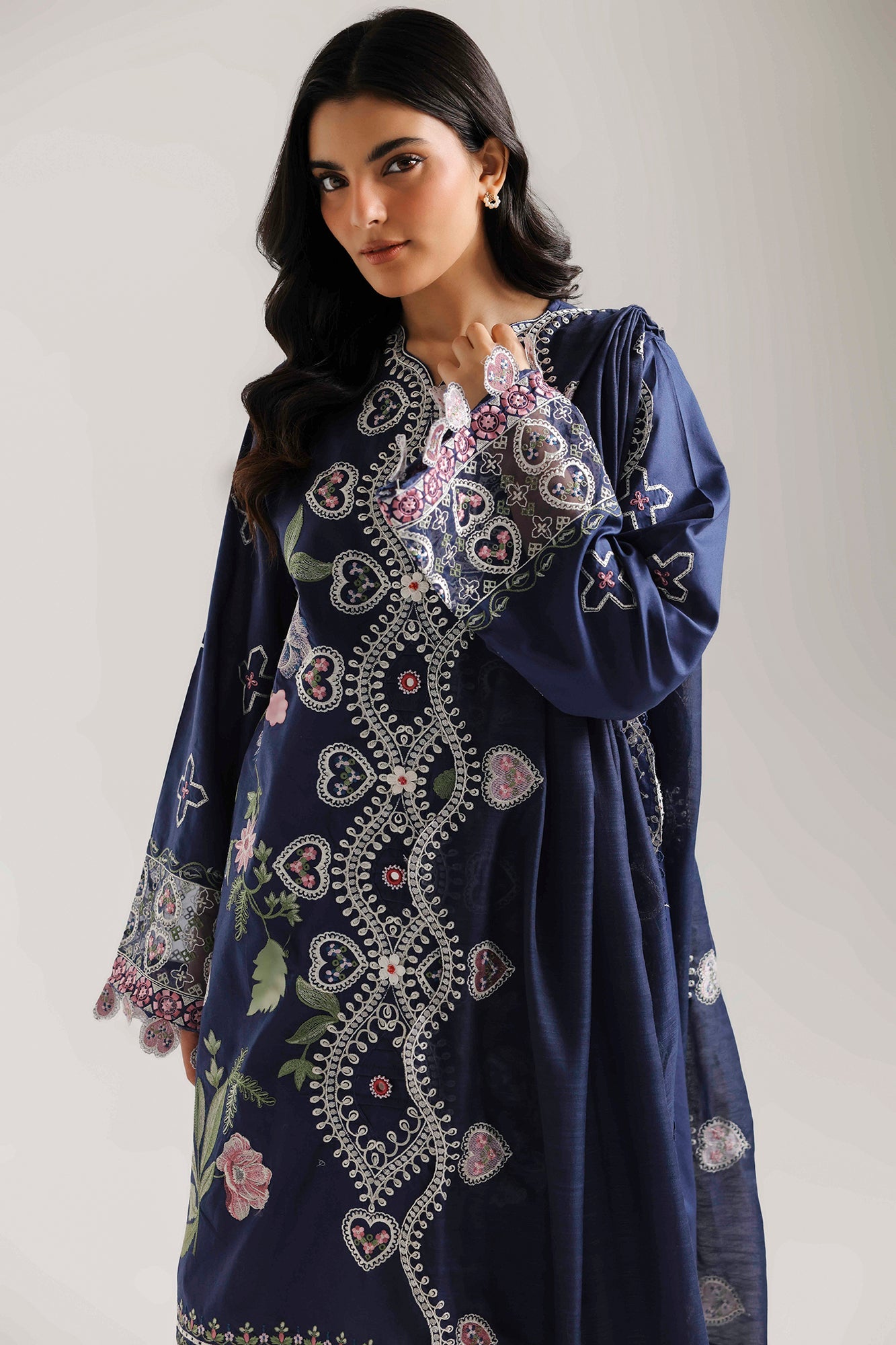 EMBROIDERED SUIT (E4436/103/622)