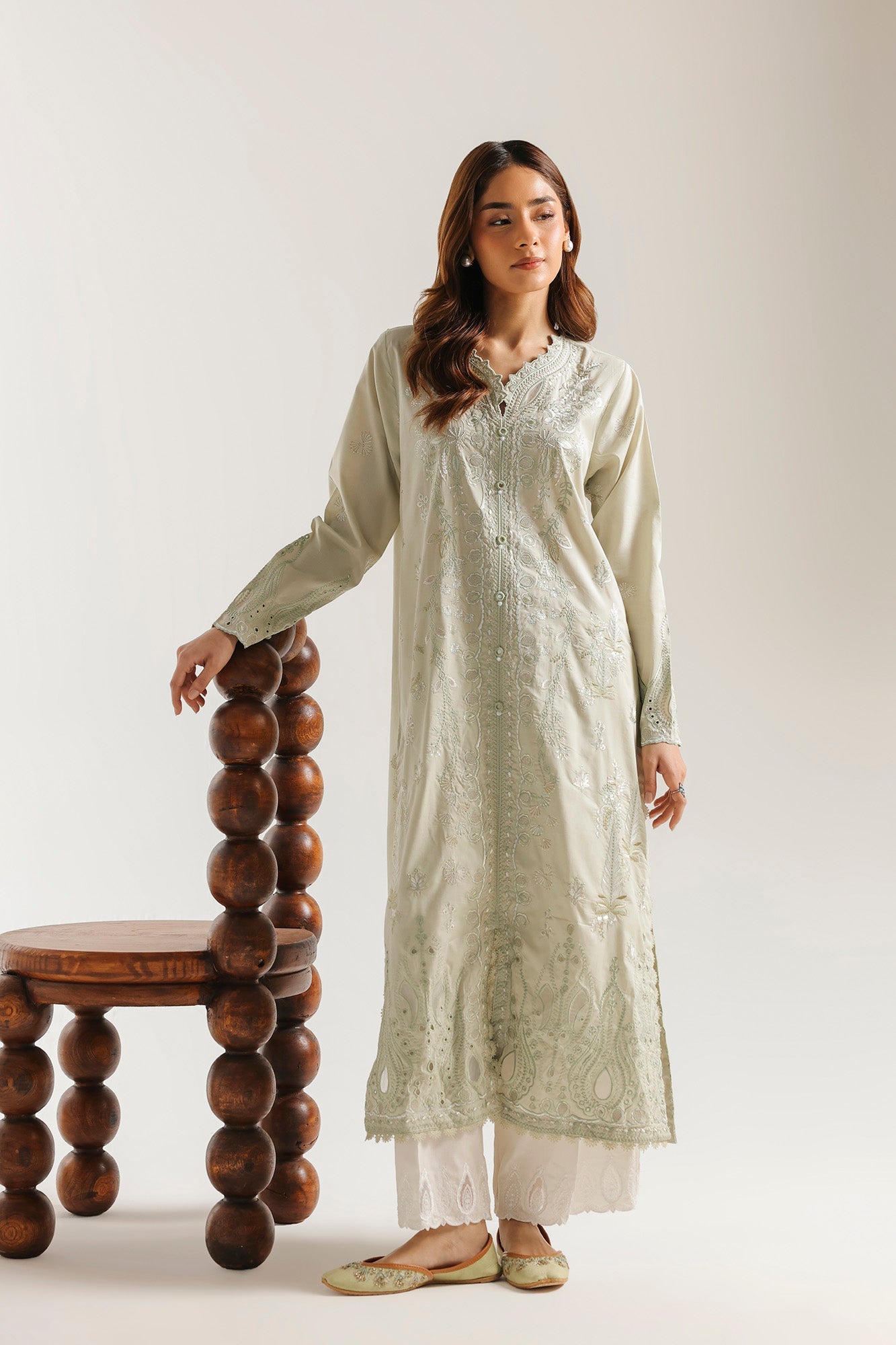 Embroidered Suit (E4439/103/130)