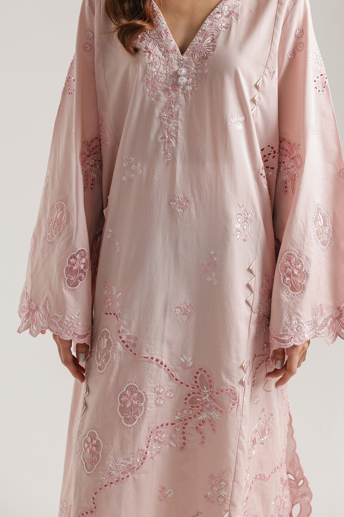 EMBROIDERED SUIT (E4443/103/425)