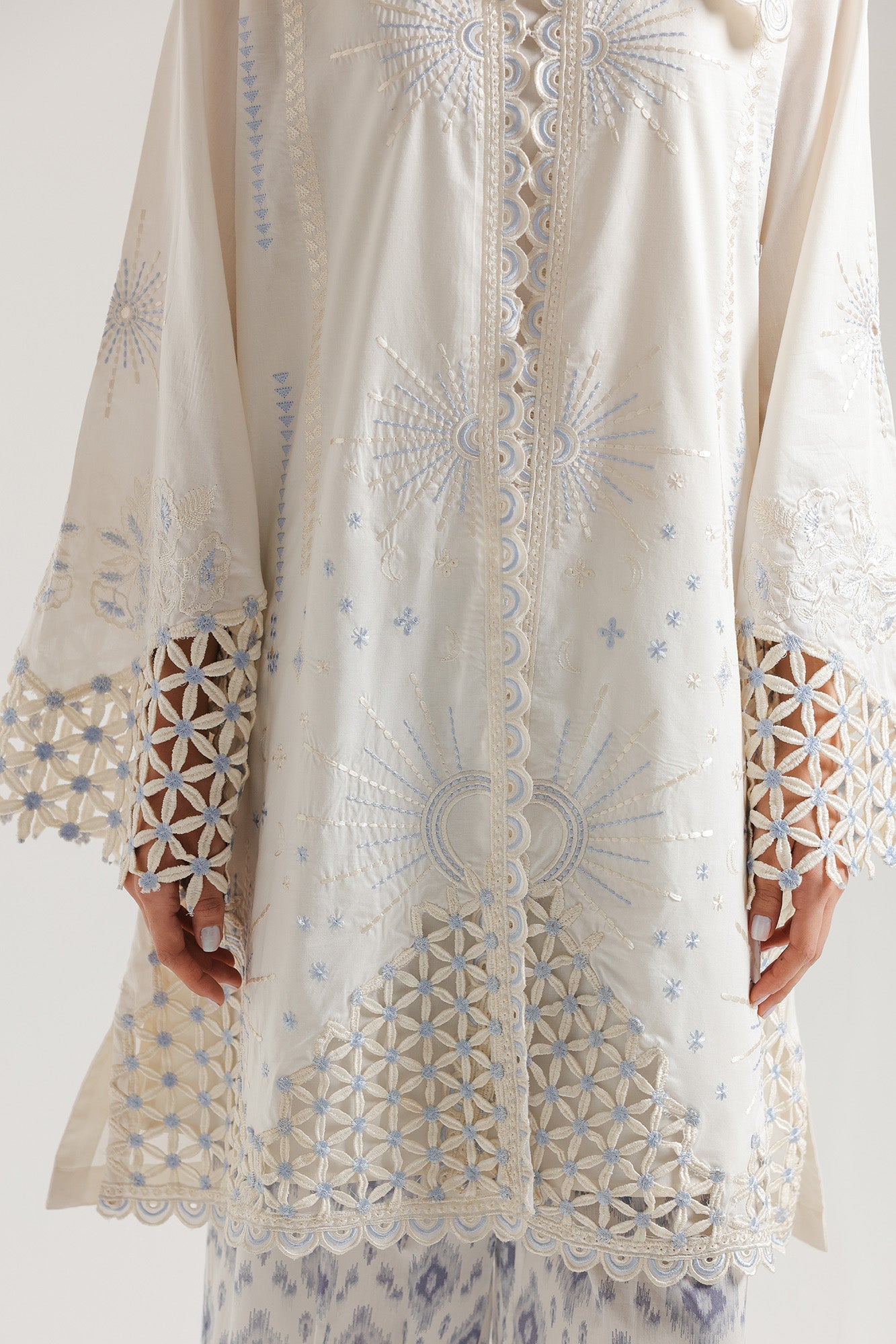 EMBROIDERED SUIT (E4447/103/003)