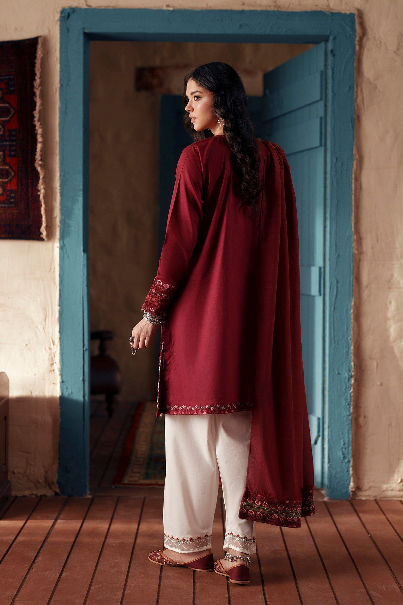 EMBROIDERED SUIT (E4451/103/308)