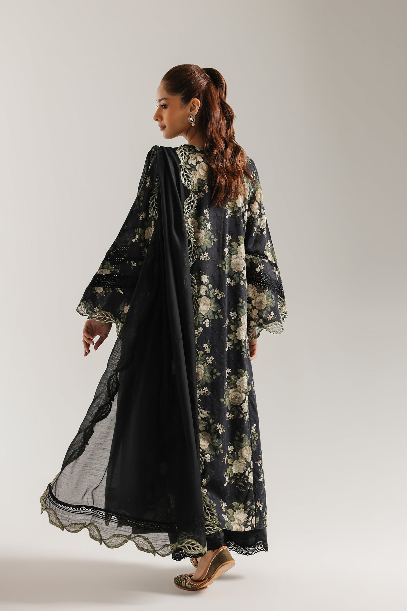 EMBROIDERED SUIT (E4456/103/902)