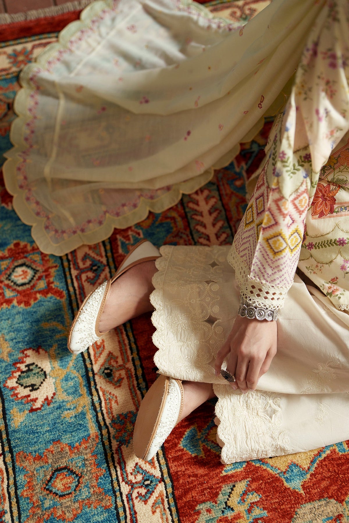 EMBROIDERED SUIT (E4460/103/004)