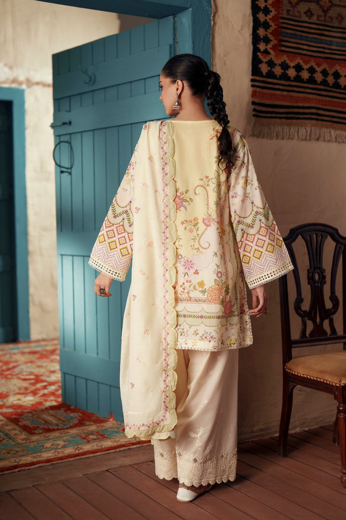 EMBROIDERED SUIT (E4460/103/004)