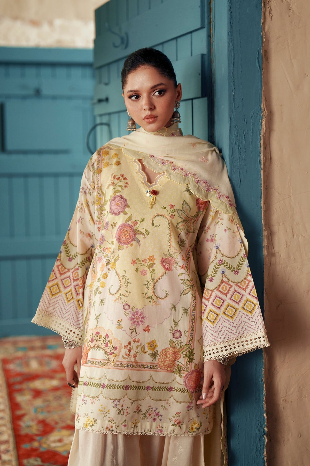 EMBROIDERED SUIT (E4460/103/004)
