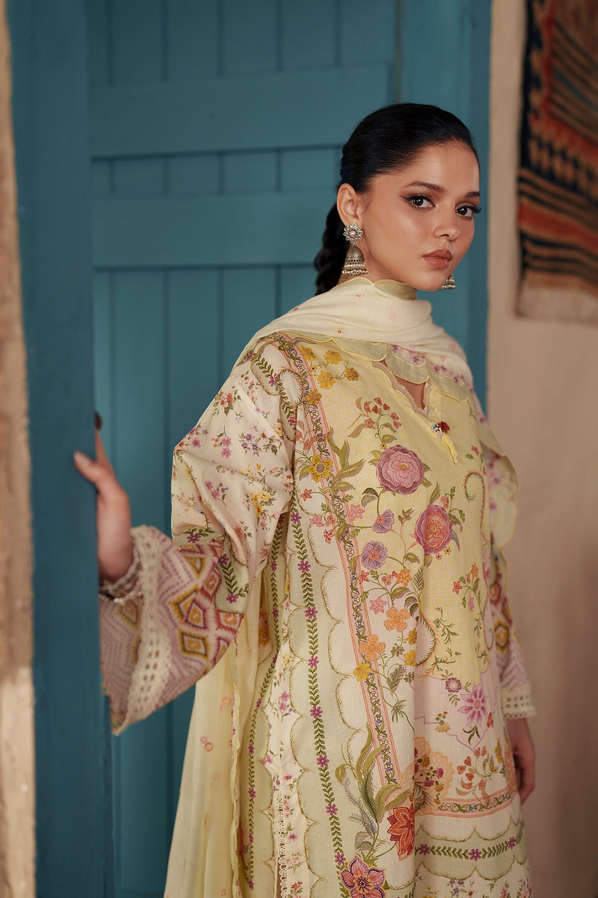EMBROIDERED SUIT (E4460/103/004)
