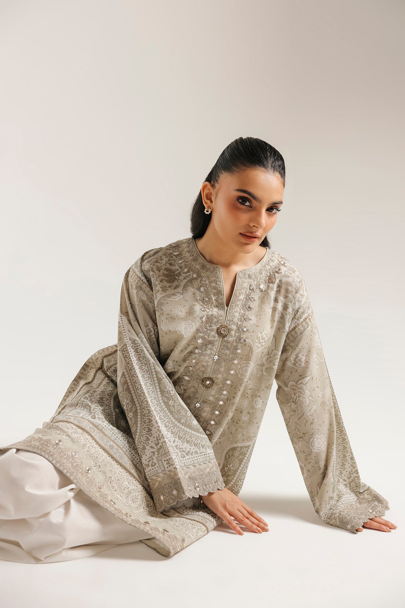 EMBROIDERED SUIT (E4461/103/006)