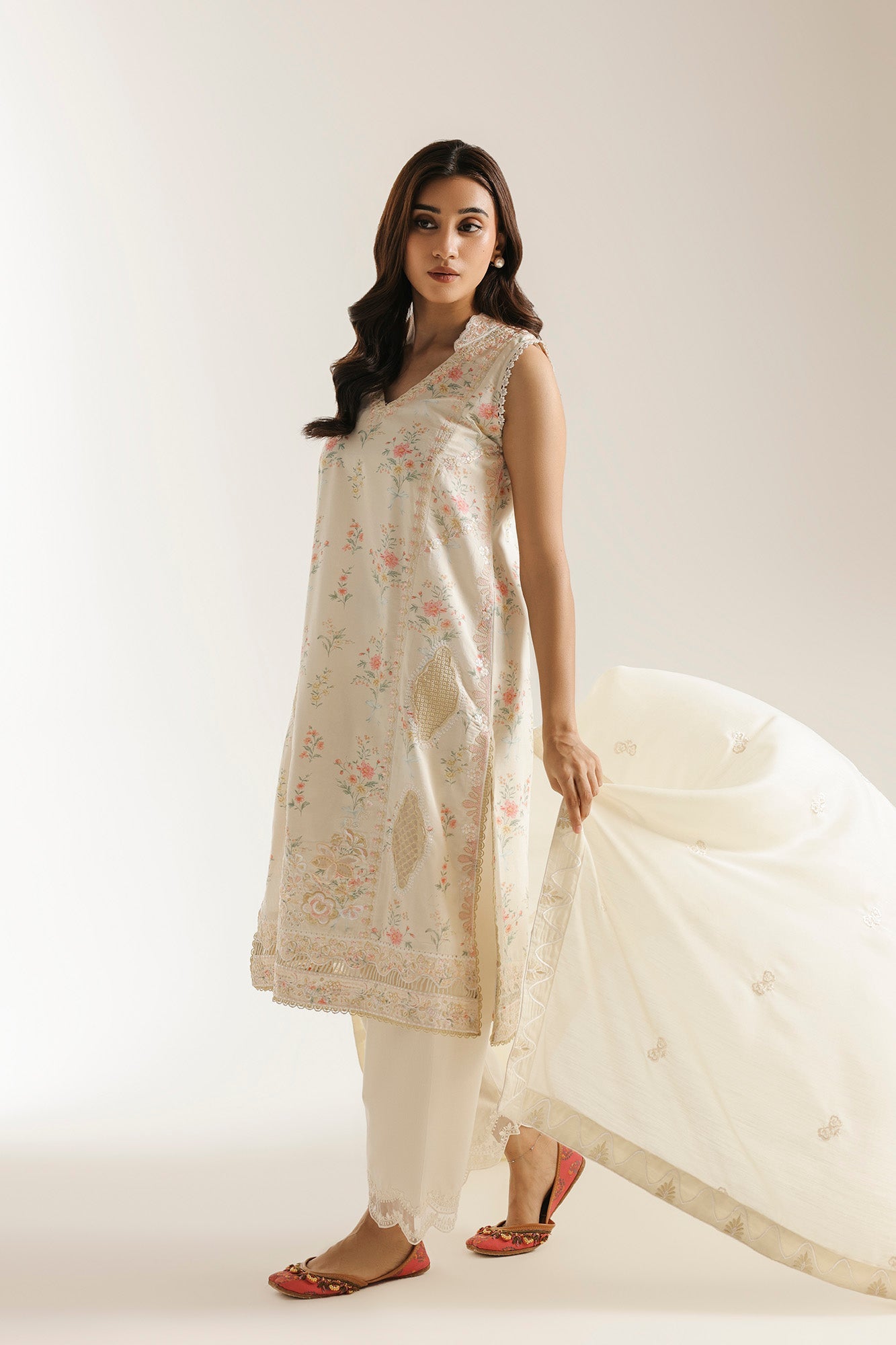 EMBROIDERED SUIT (E4463/103/002)