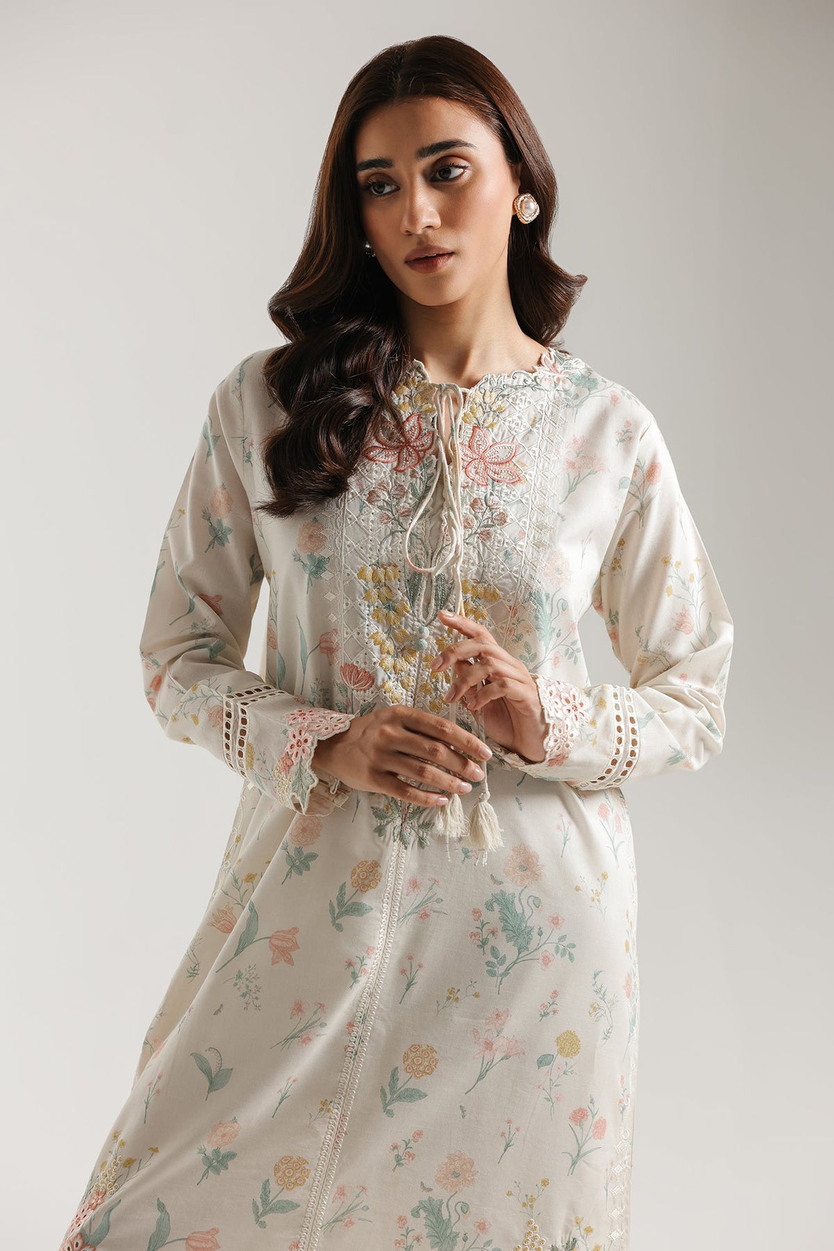 EMBROIDERED SUIT (E4466/103/006)