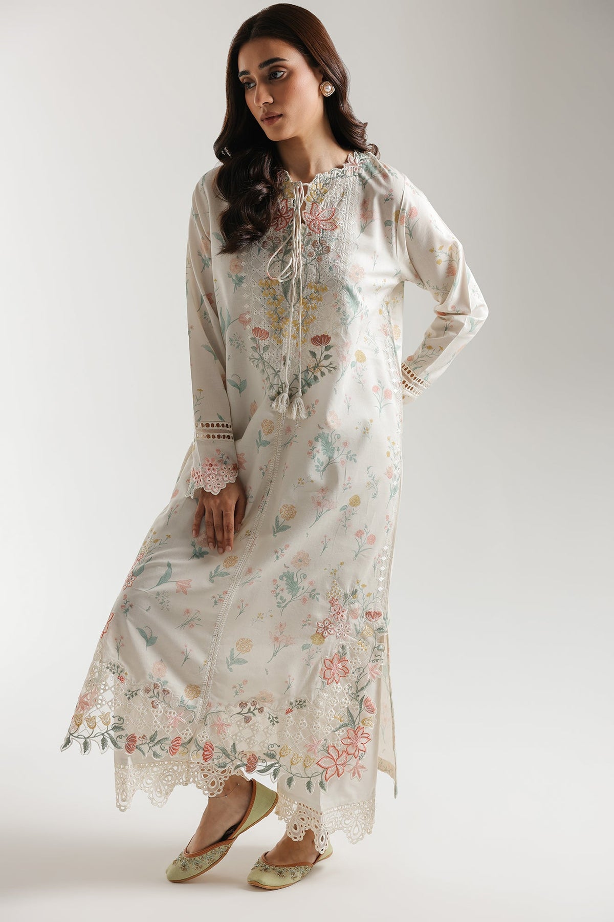 EMBROIDERED SUIT (E4466/103/006)