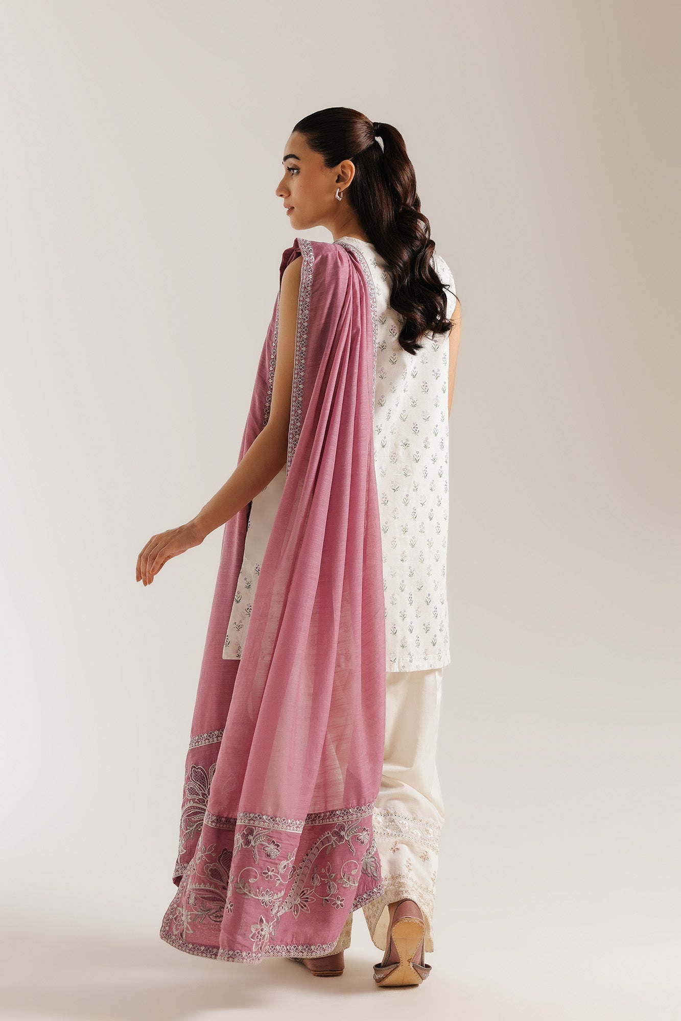 EMBROIDERED SUIT (E4469/103/006)