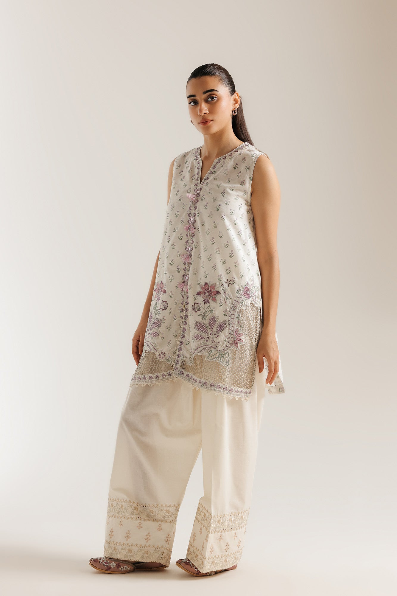 EMBROIDERED SUIT (E4469/103/006)