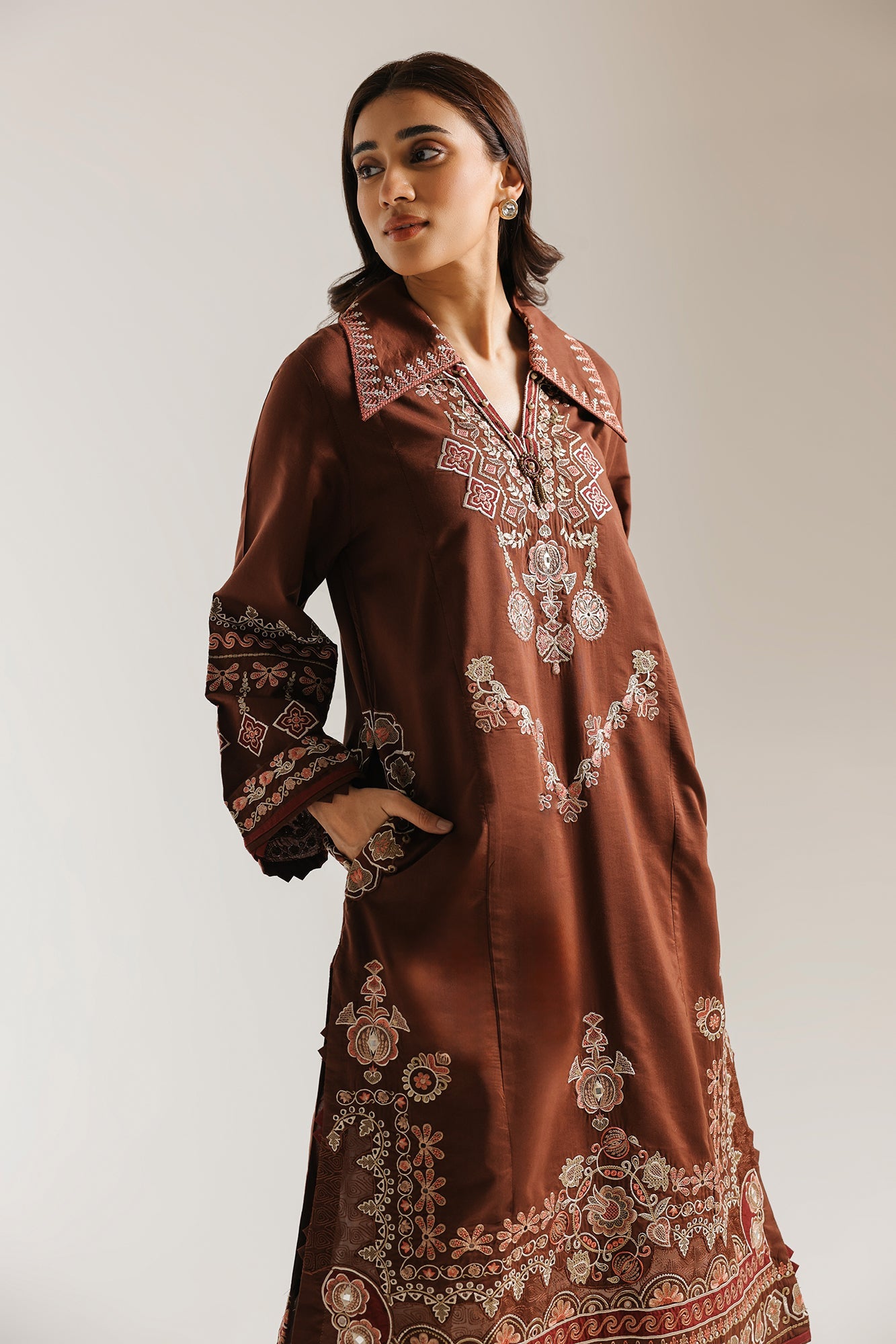 EMBROIDERED SUIT (E4473/103/802)