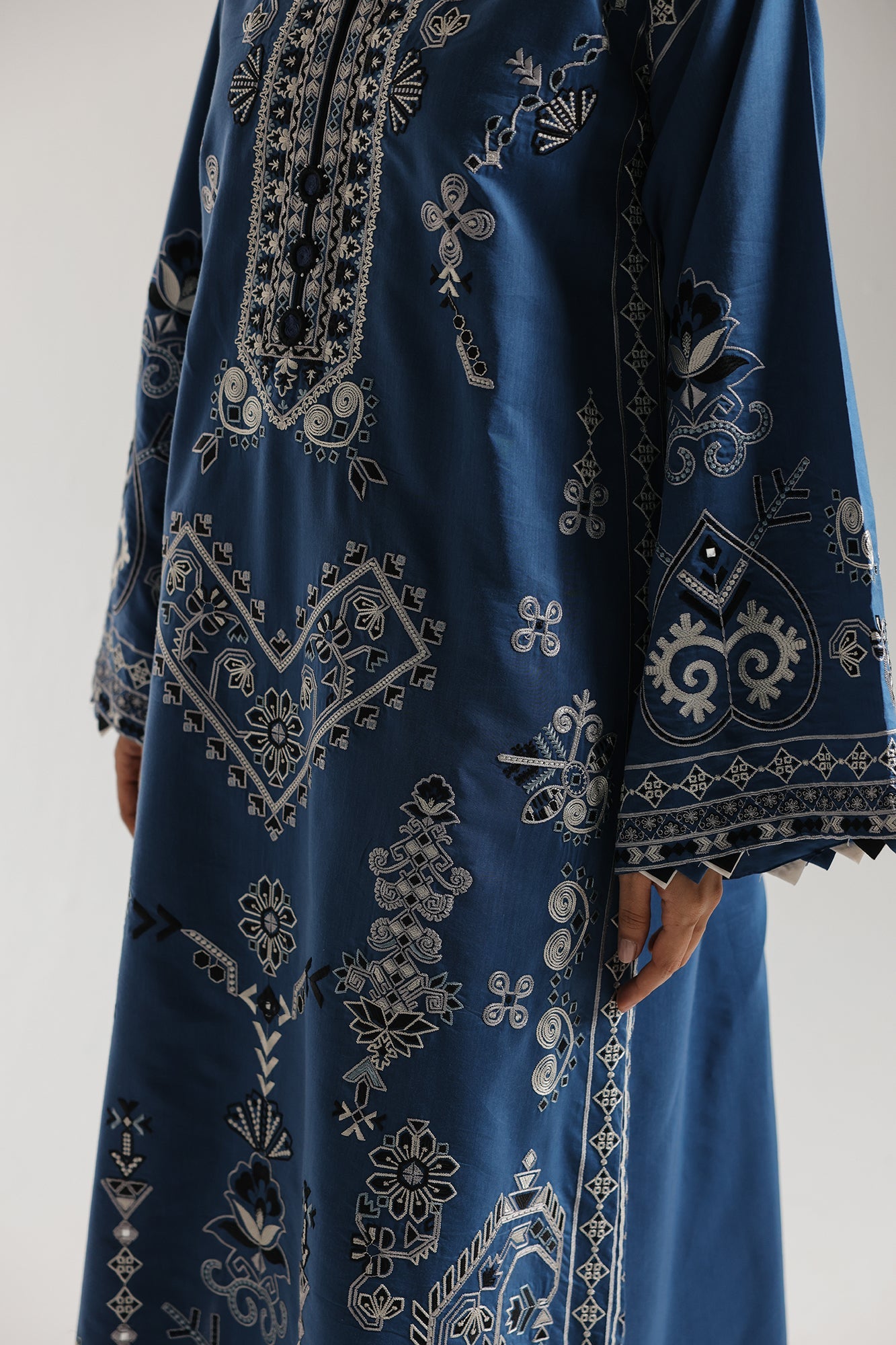 https://cdn.shopify.com/s/files/1/2290/7917/files/E4474-103-603_5.jpg?v=1777292427