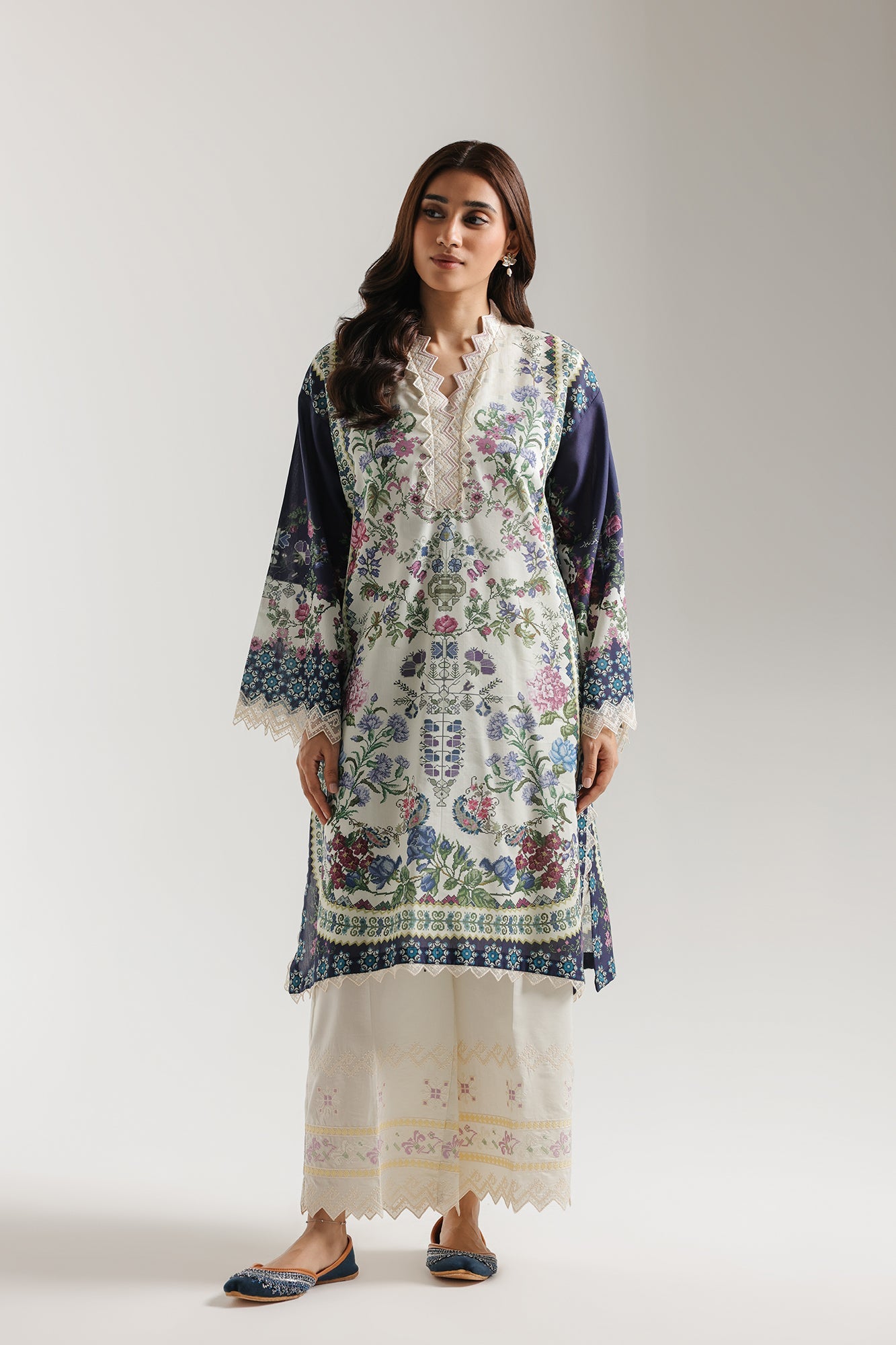 EMBROIDERED SUIT (E4475/103/005)