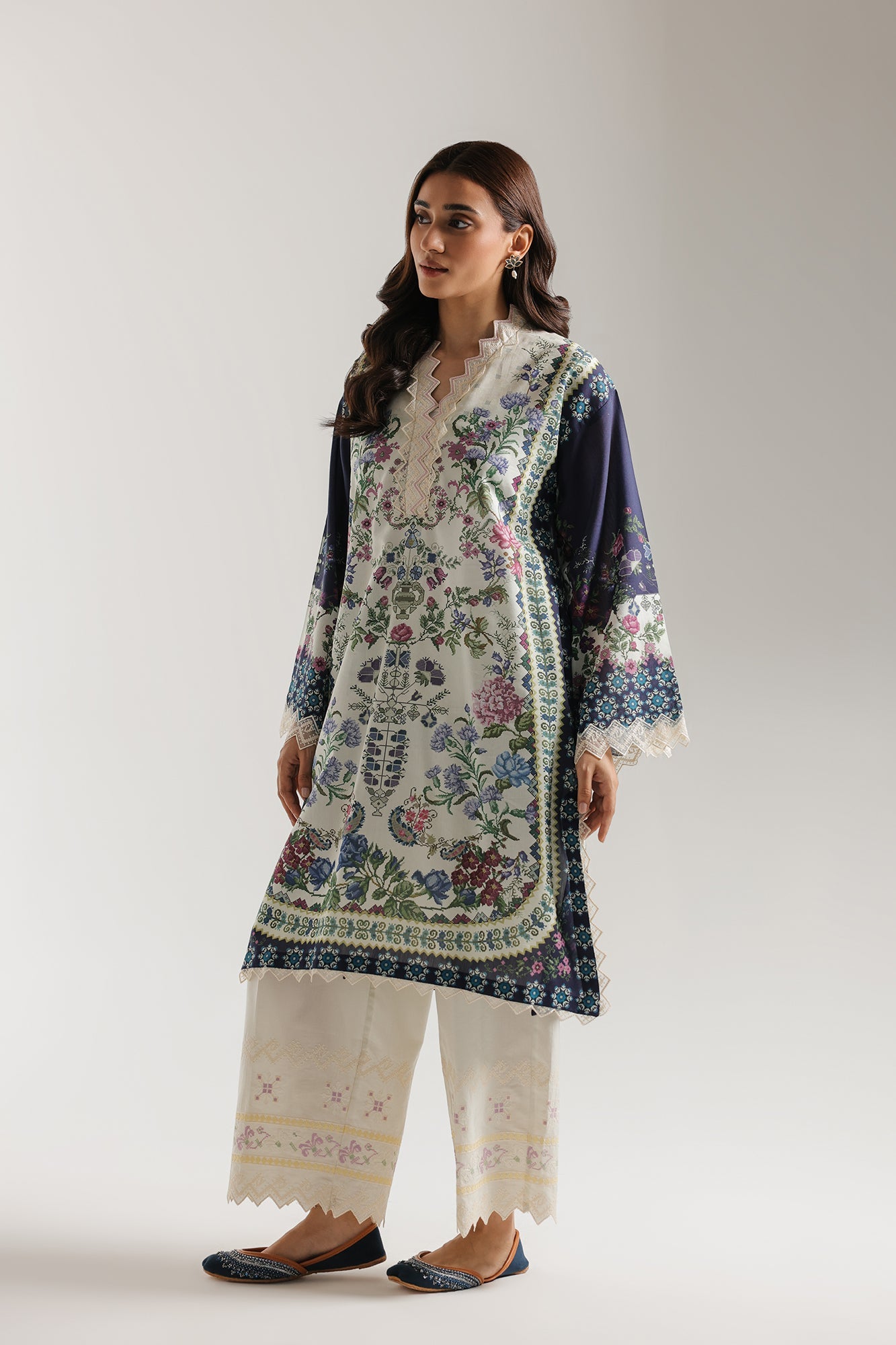 EMBROIDERED SUIT (E4475/103/005)
