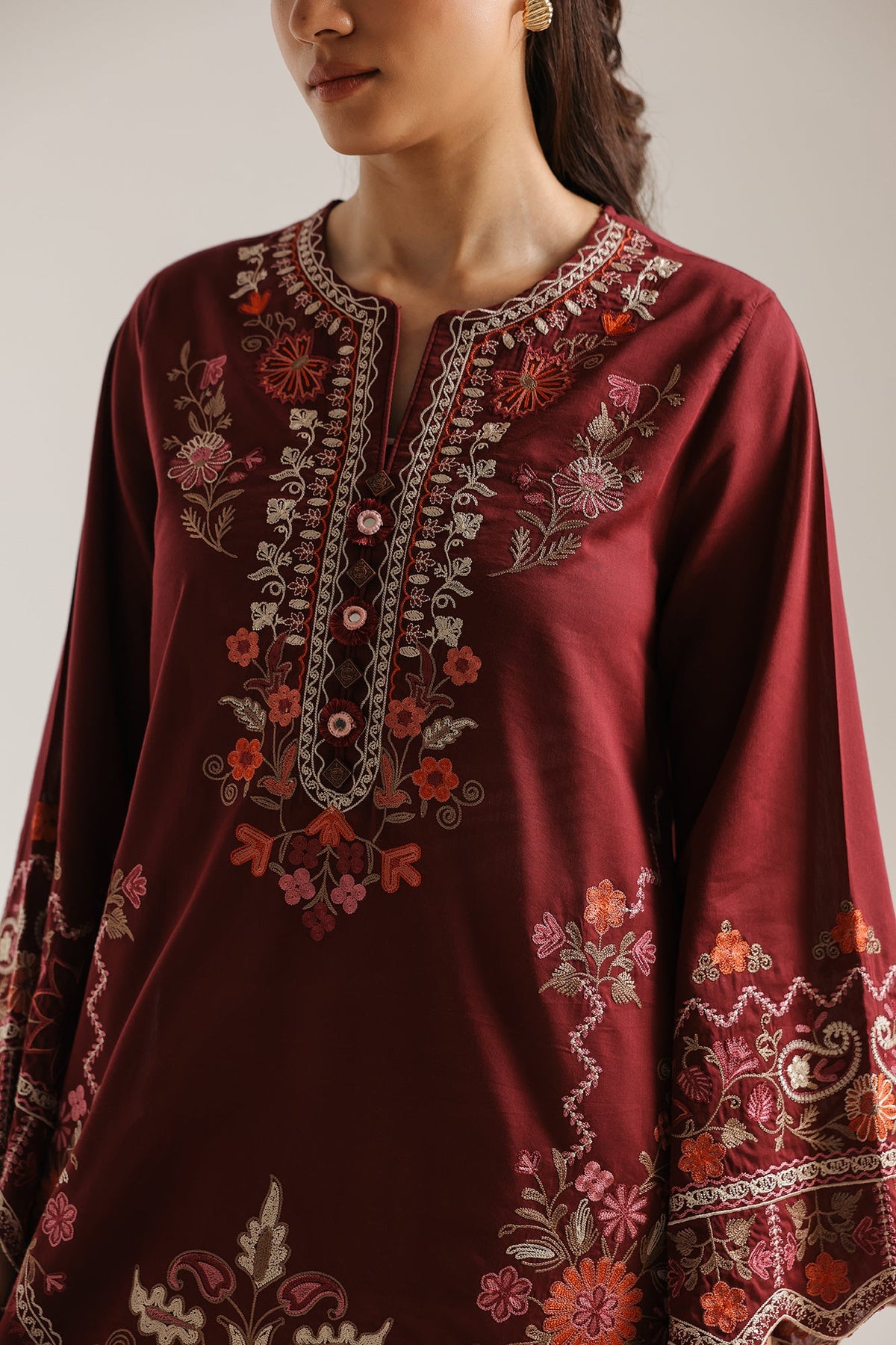 EMBROIDERED SUIT (E4483/103/319)