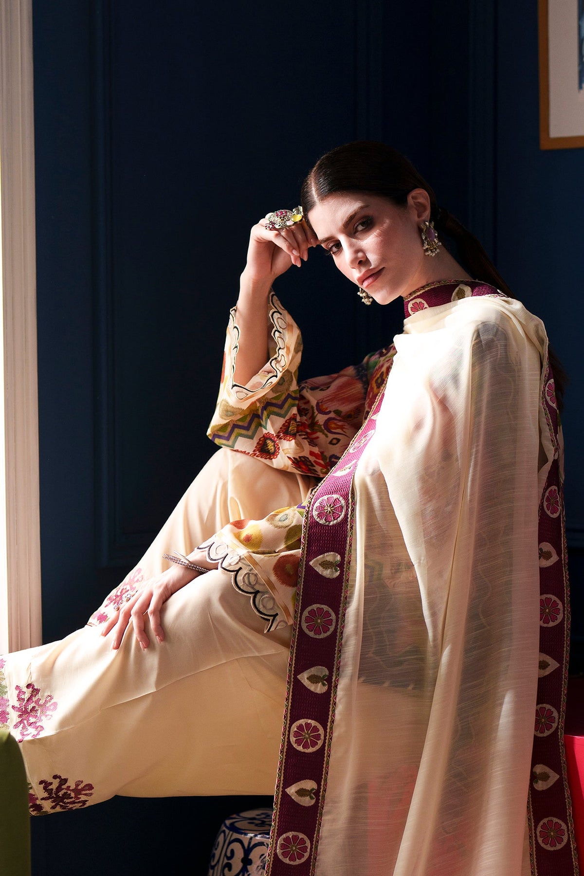EMBROIDERED SUIT (E4484/103/115)