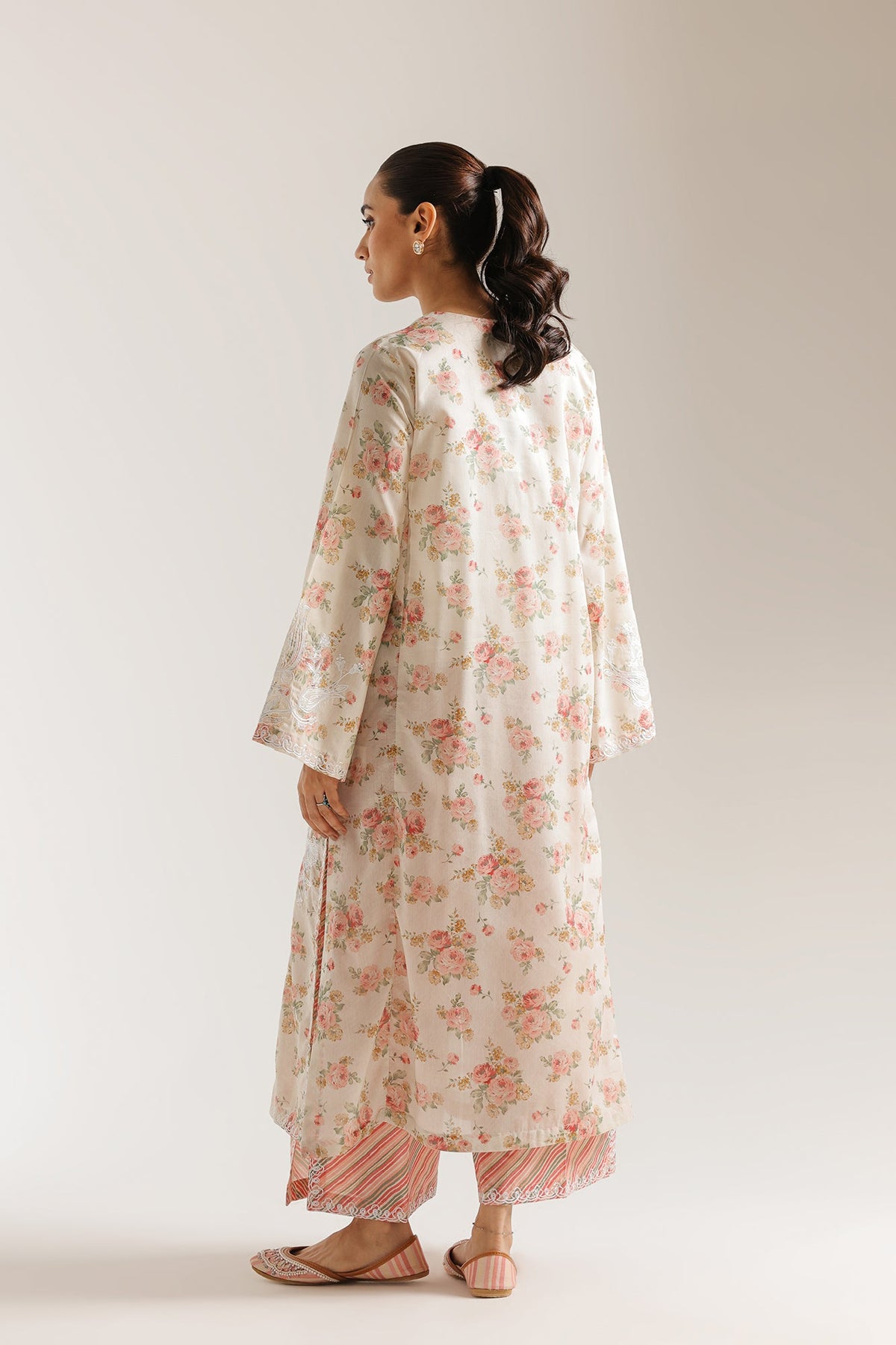 EMBROIDERED SUIT (E4489/103/005)
