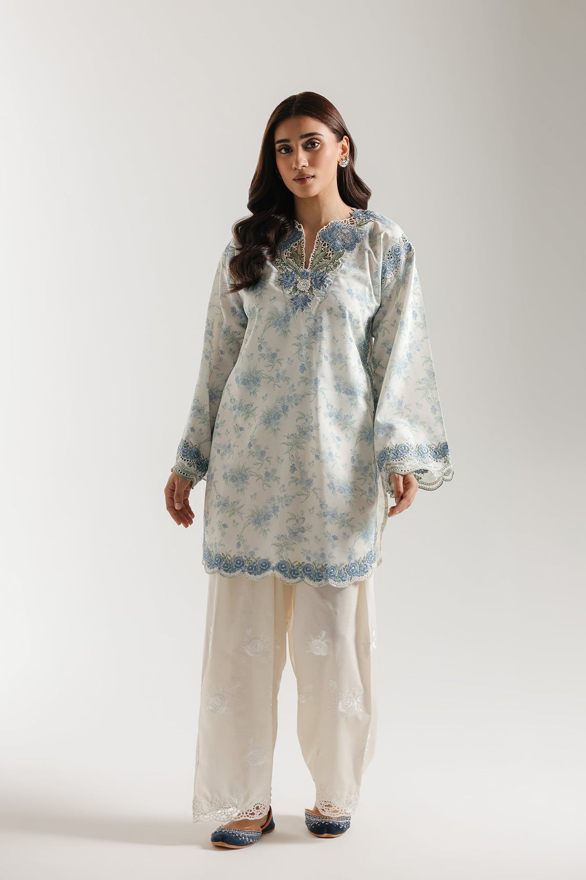 EMBROIDERED SUIT (E4495/103/001)