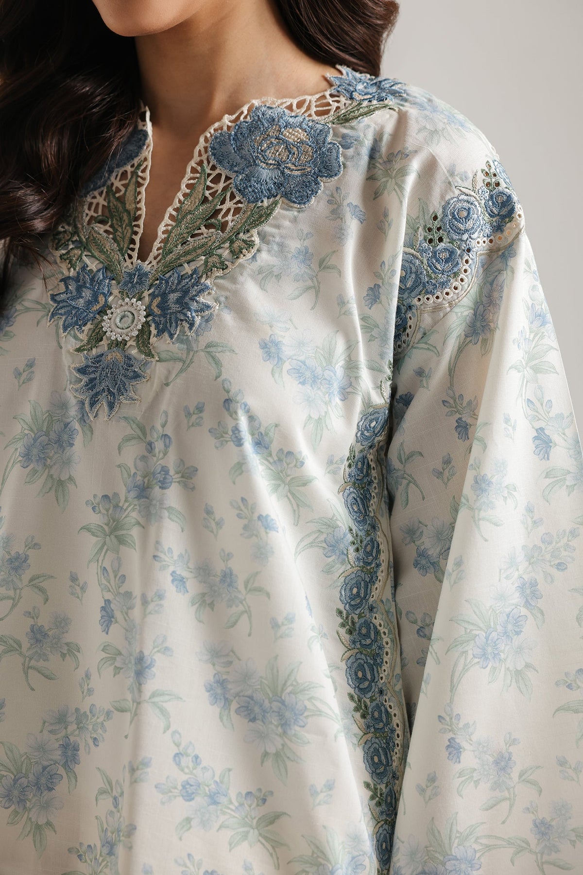 EMBROIDERED SUIT (E4495/103/001)