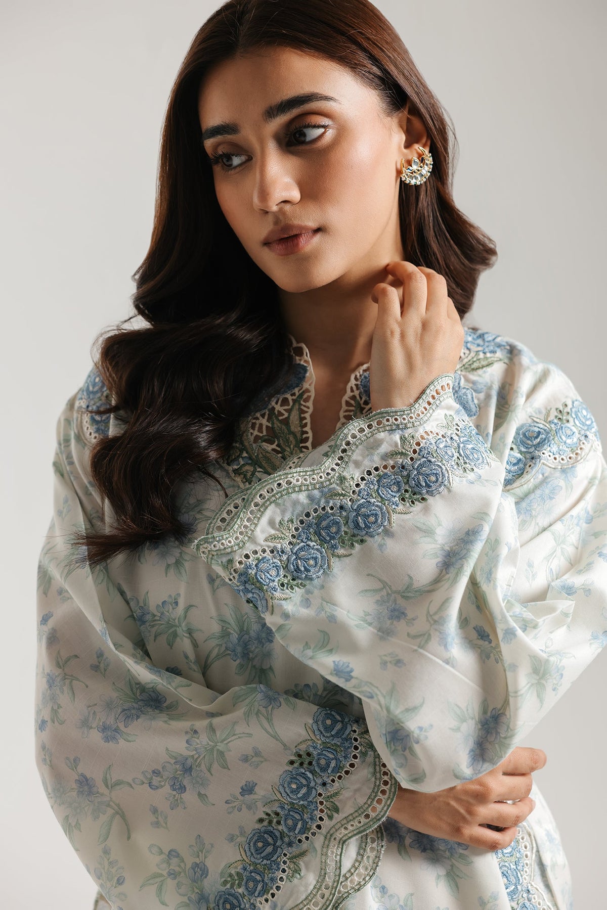 EMBROIDERED SUIT (E4495/103/001)