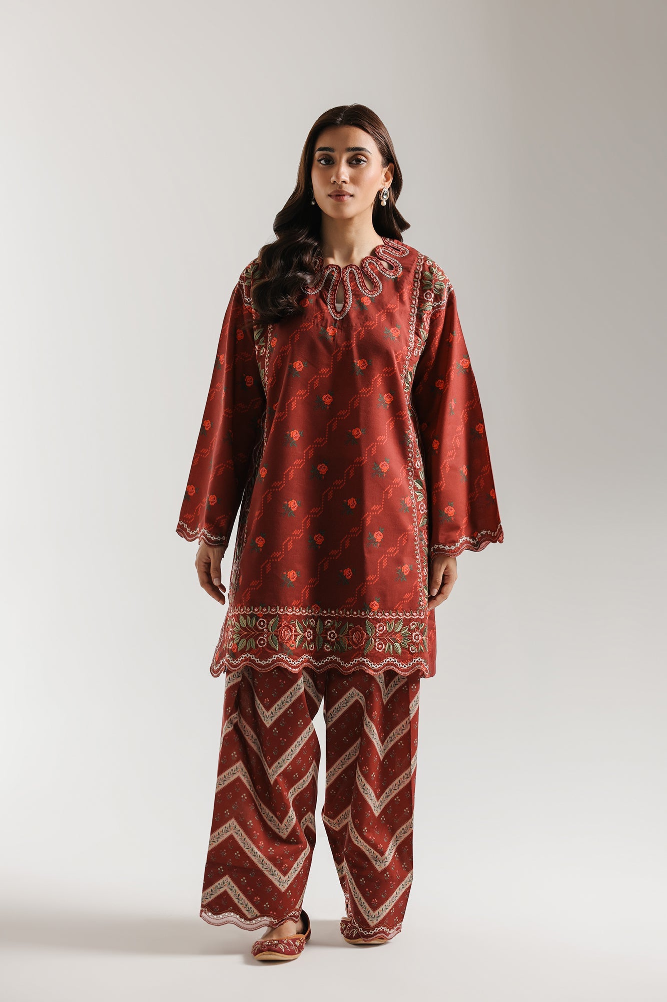 EMBROIDERED SUIT (E4504/103/305)