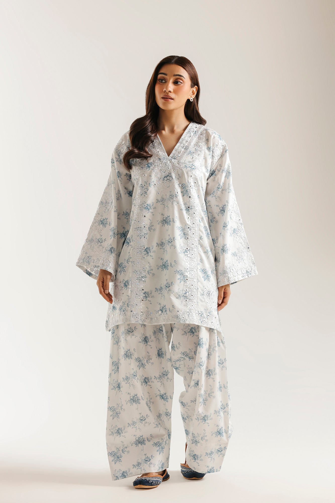 EMBROIDERED SUIT (E4509/103/003)